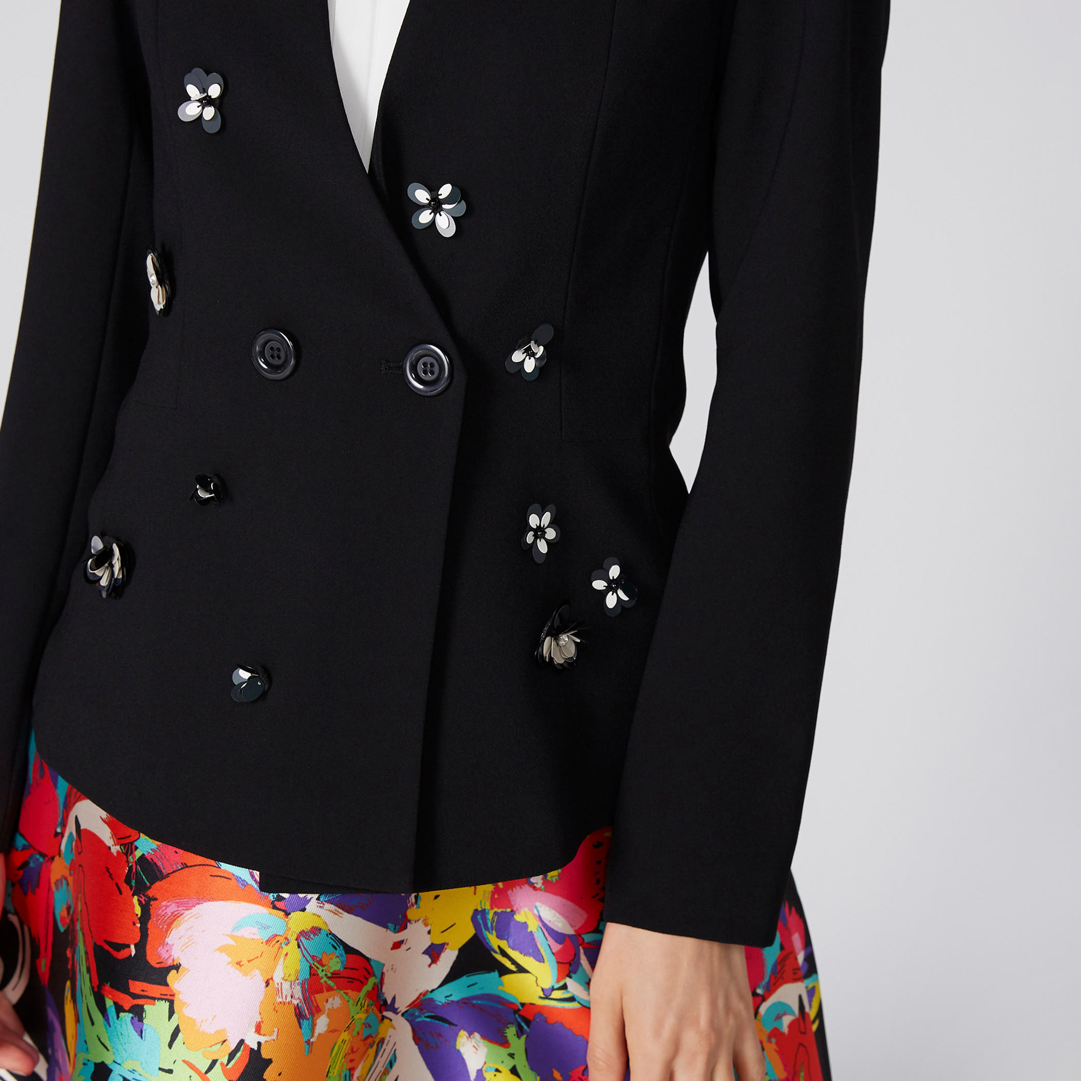 جاكيت بتفاصيل مزخرفة وأكمام طويلة وزر إغلاق من إيل-women-winterwear-coatsandjackets-jackets-image-3