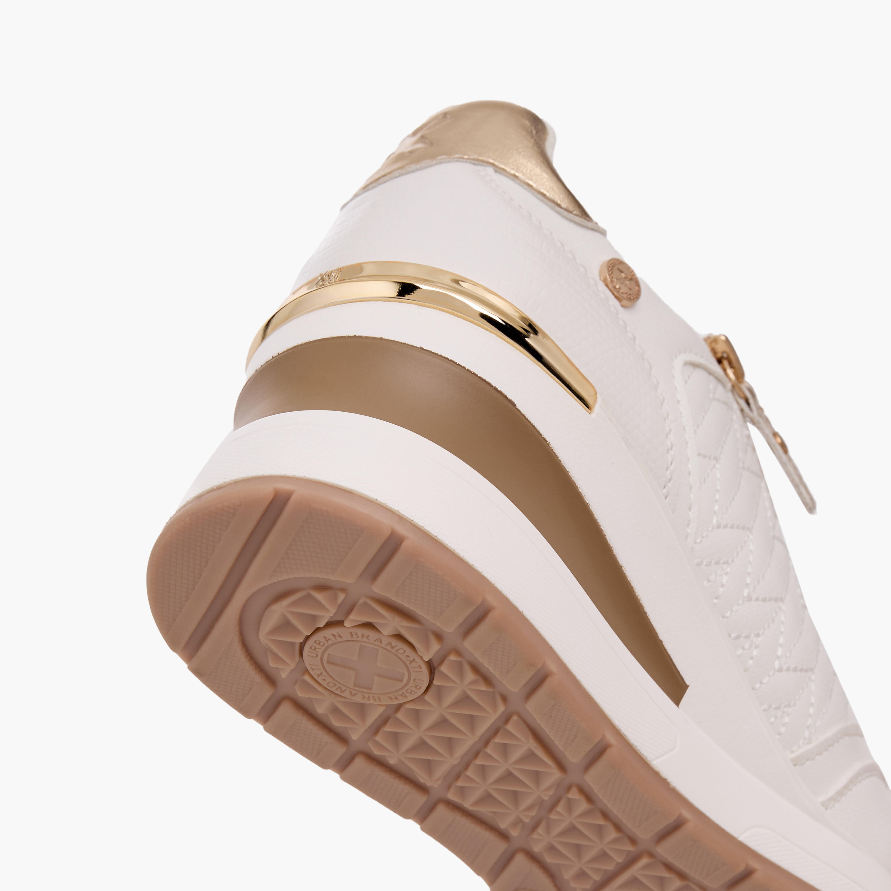 حذاء سنيكرز نسائي برقبة كاحل بكعب إسفين ومخطط من إكس تي آي-women-shoes-sneakers-image-5