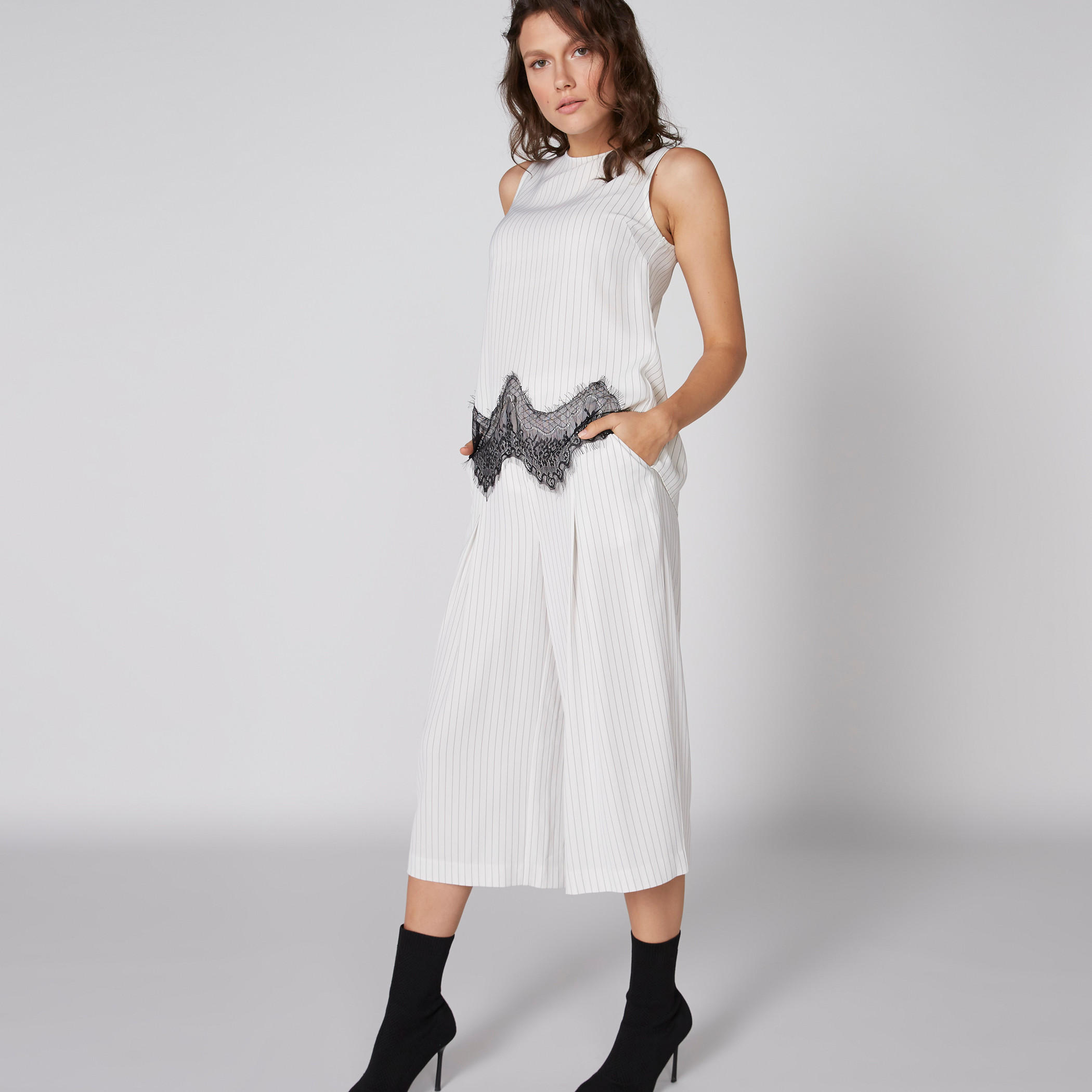 بلوزة دون أكمام مقلمة بياقة مستديرة وتفاصيل دانتيل من إيل-women-clothing-shirtsandblouses-blouses-image-3