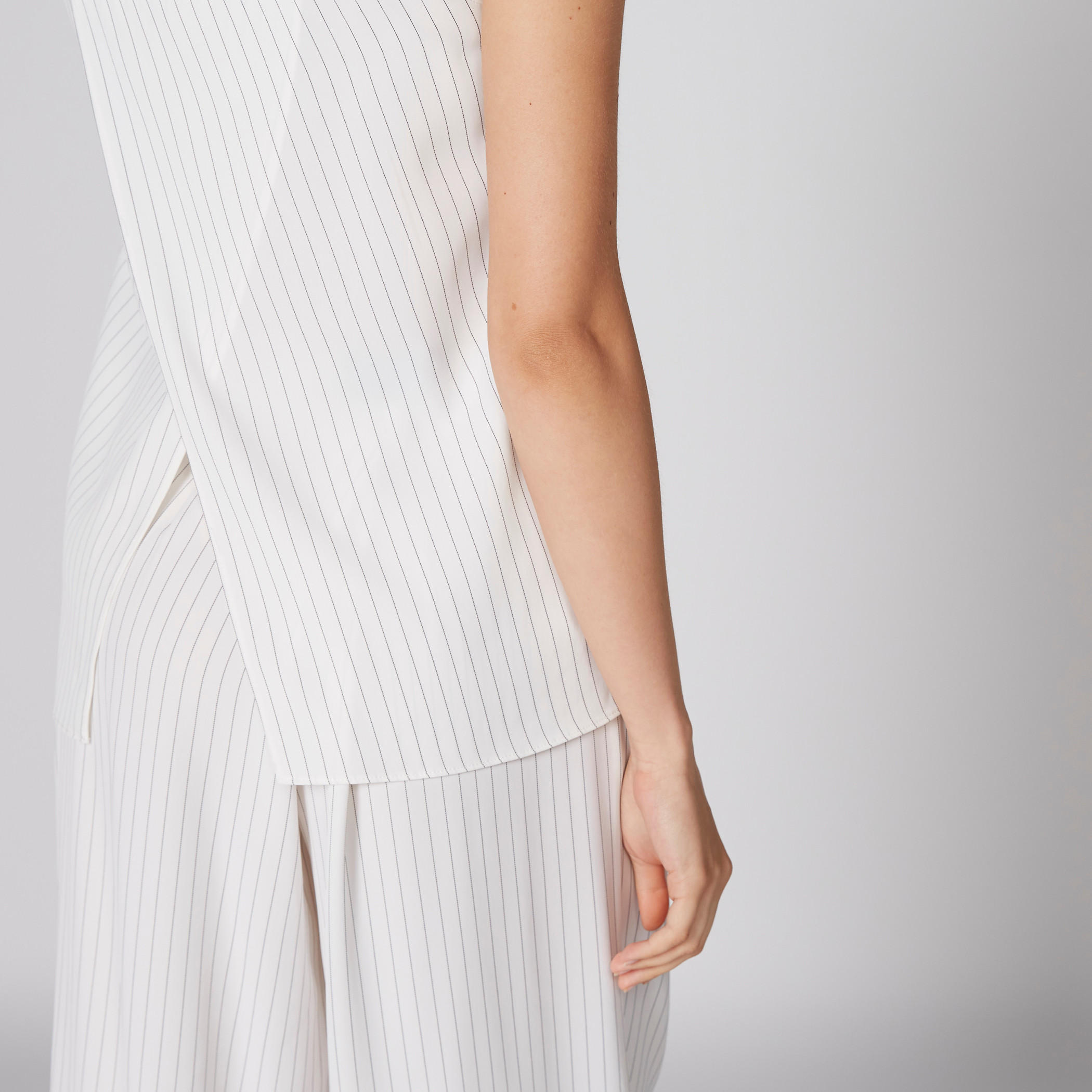 بلوزة دون أكمام مقلمة بياقة مستديرة وتفاصيل دانتيل من إيل-women-clothing-shirtsandblouses-blouses-image-4
