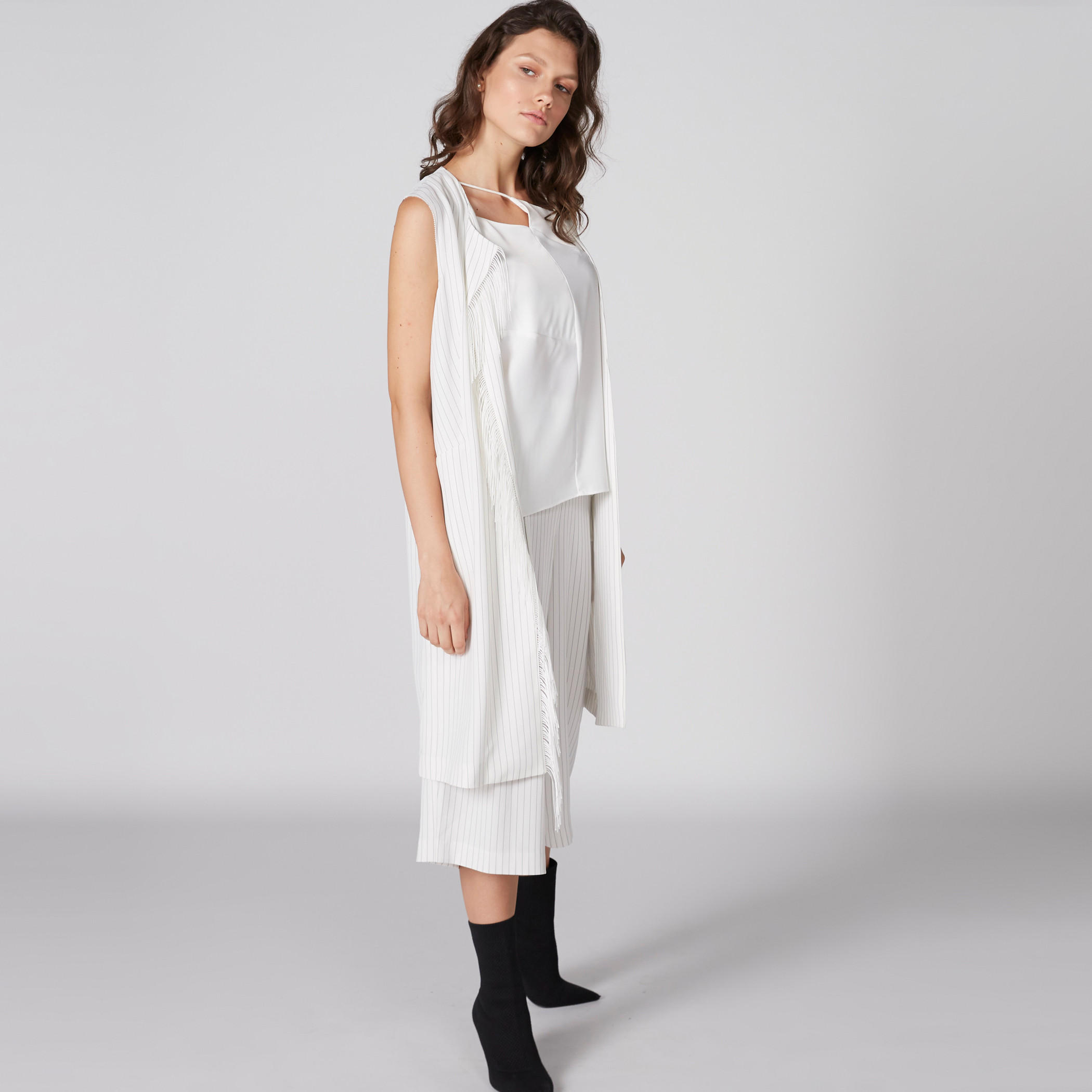 سترة طويلة مقلمة دون أكمام بشراشيب-women-winterwear-cardigansandjumpers-cardigans-image-3