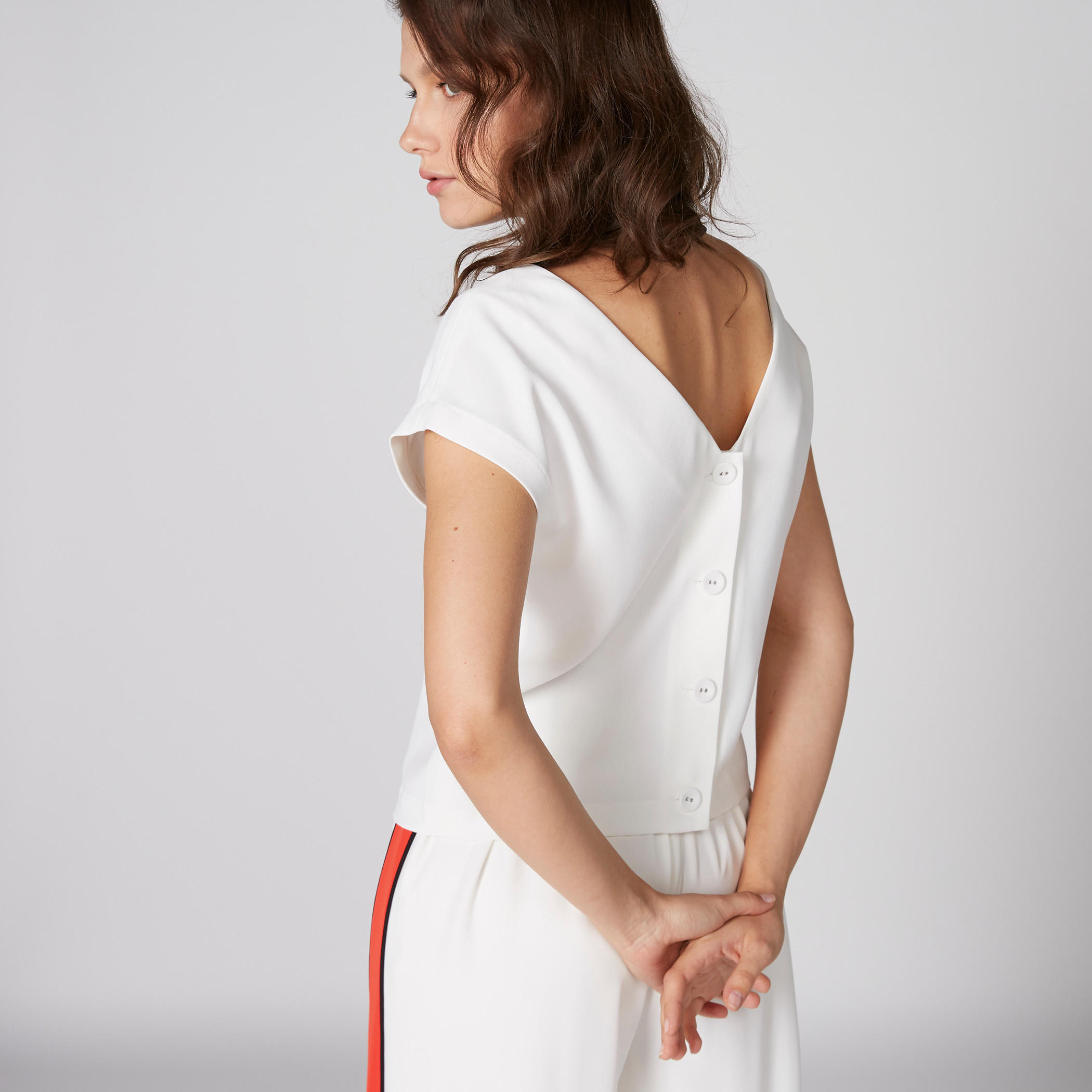 بلوزة بياقة V وأكمام متصلة وأزرار من إيل-women-clothing-shirtsandblouses-blouses-image-3