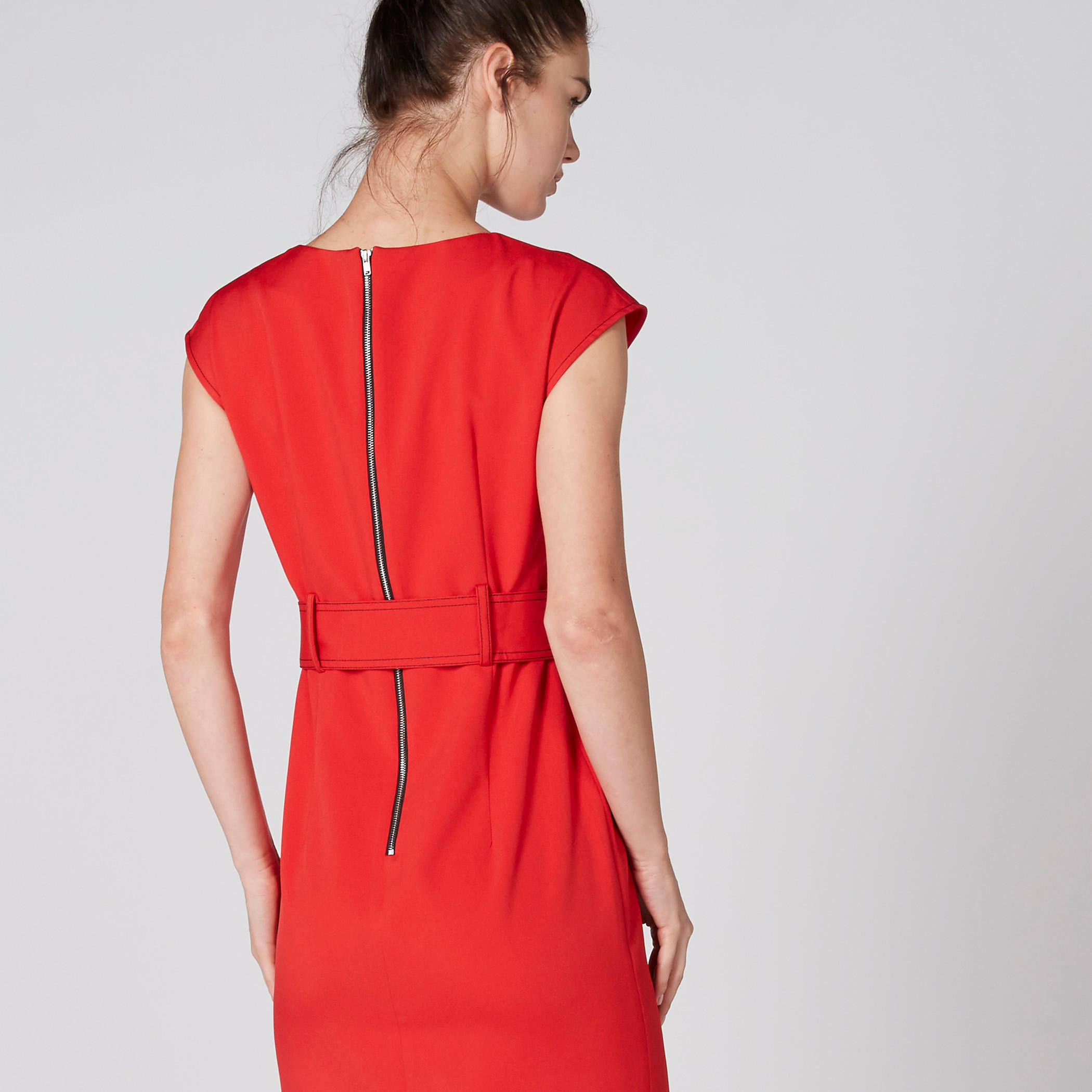 فستان متوسط الطول بياقة مستديرة وفتحة جانبية وحزام من إيل-women-clothing-dresses-image-5