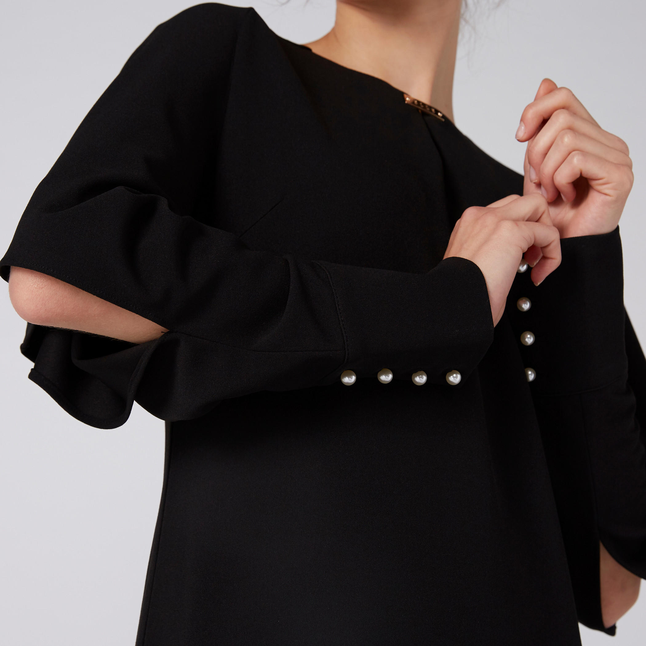 فستان ميني بتفاصيل مفرغة وأكمام طويلة من إيل-women-clothing-dresses-image-3