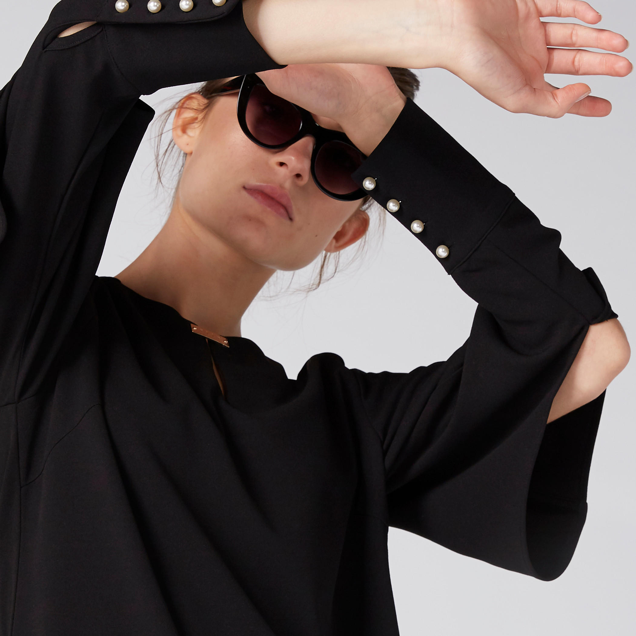 فستان ميني بتفاصيل مفرغة وأكمام طويلة من إيل-women-clothing-dresses-image-6