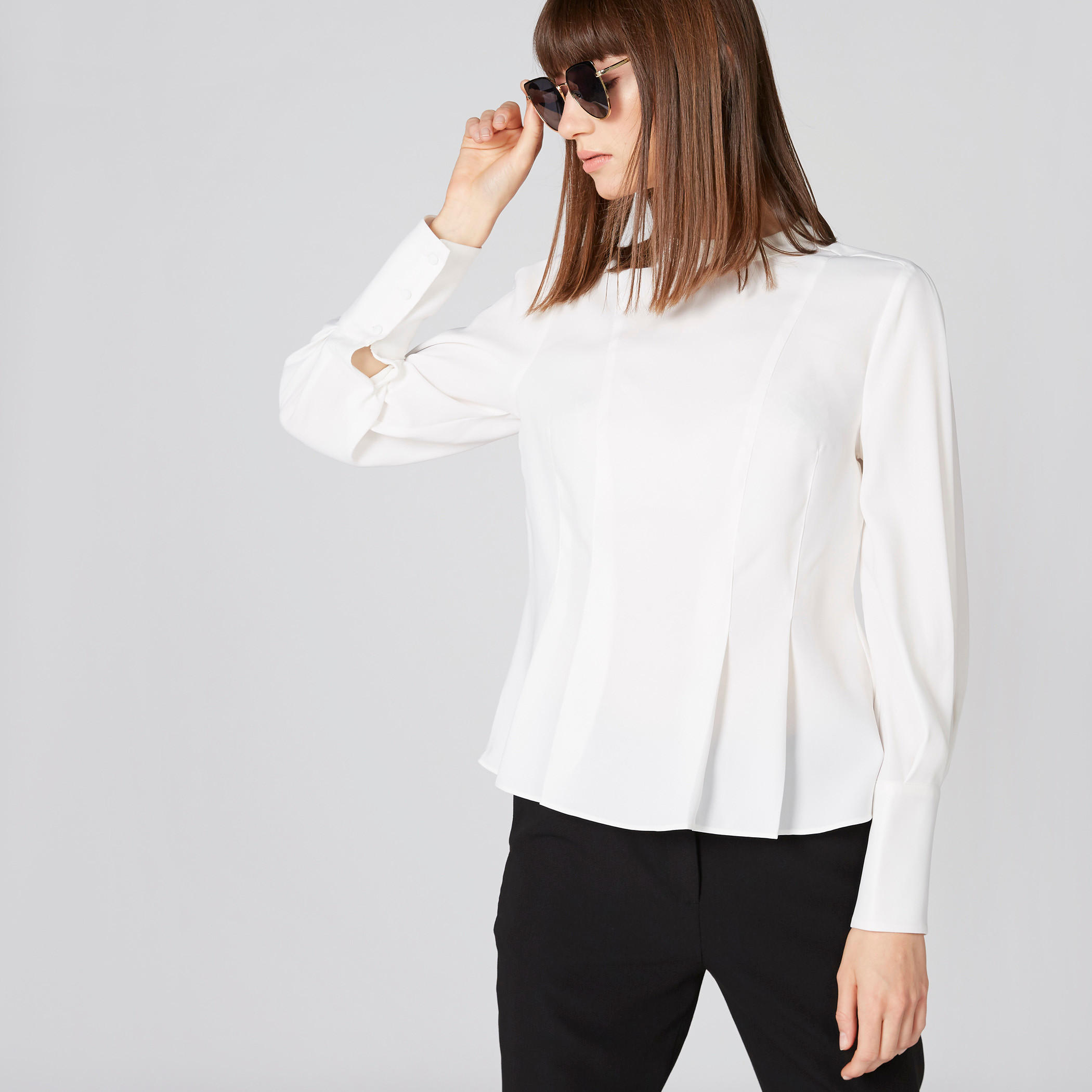 بلوزة كشكش بأكمام طويلة وياقة عالية من إيل-women-clothing-shirtsandblouses-blouses-image-1