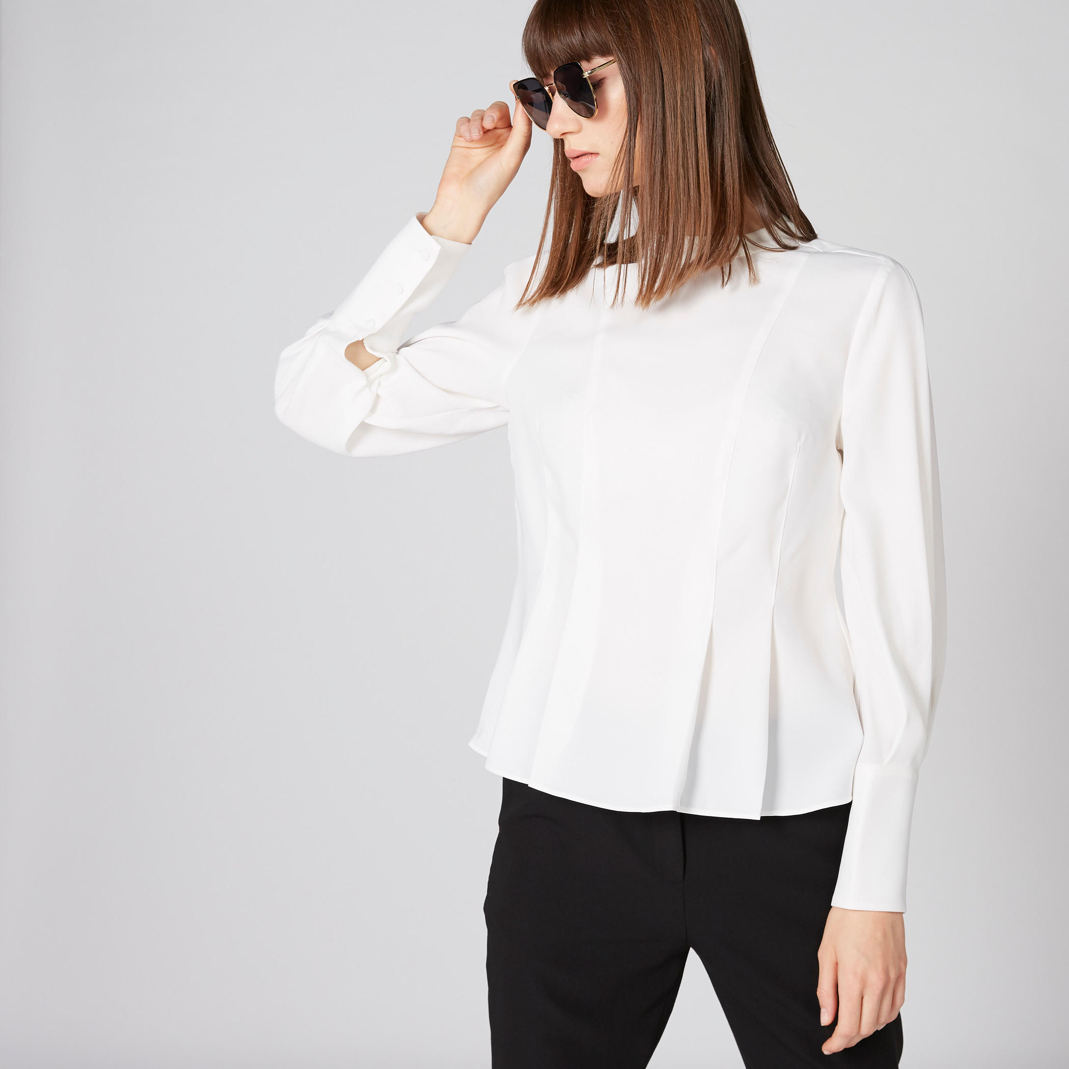 بلوزة كشكش بأكمام طويلة وياقة عالية من إيل-women-clothing-shirtsandblouses-blouses-image-5