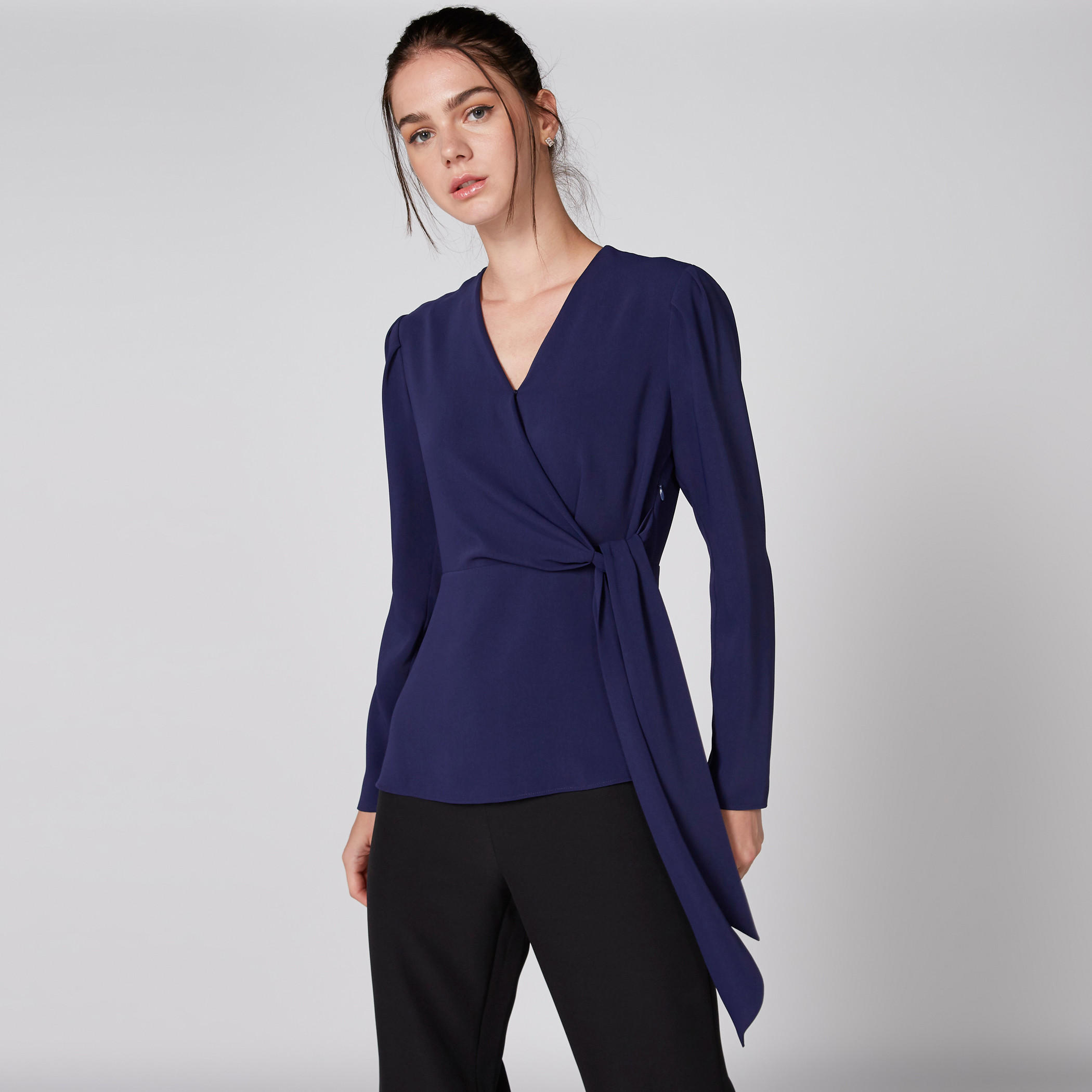 بلوزة بياقة V وأكمام طويلة من إيل-women-clothing-shirtsandblouses-blouses-image-1