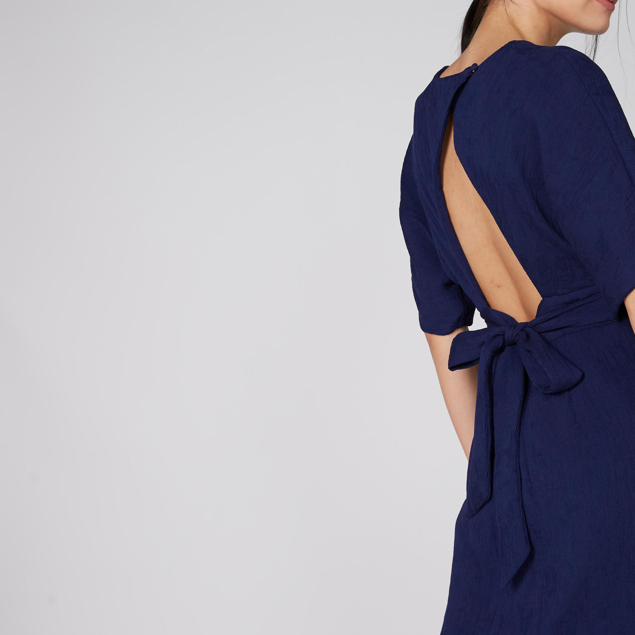 فستان كيمونو متوسط الطول بياقة V وأكمام قصيرة من إيل-women-clothing-dresses-image-4