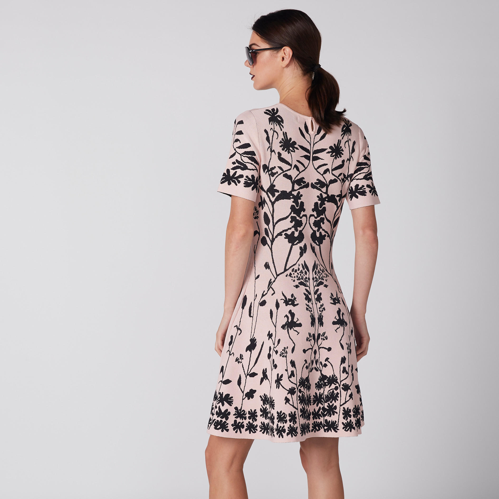 فستان بطبعات وياقة مستديرة وأكمام قصيرة من إيل-women-clothing-dresses-image-5