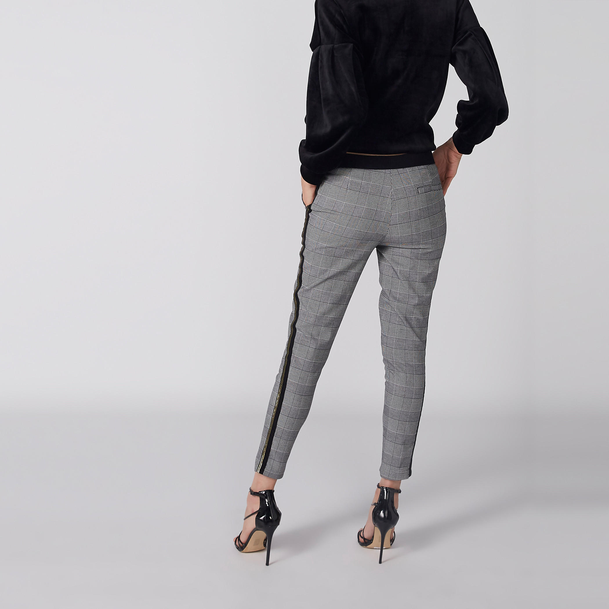 بنطال بطبعات هاوندستوث بقصّة سلم من إيل-women-clothing-bottoms-trousers-image-2