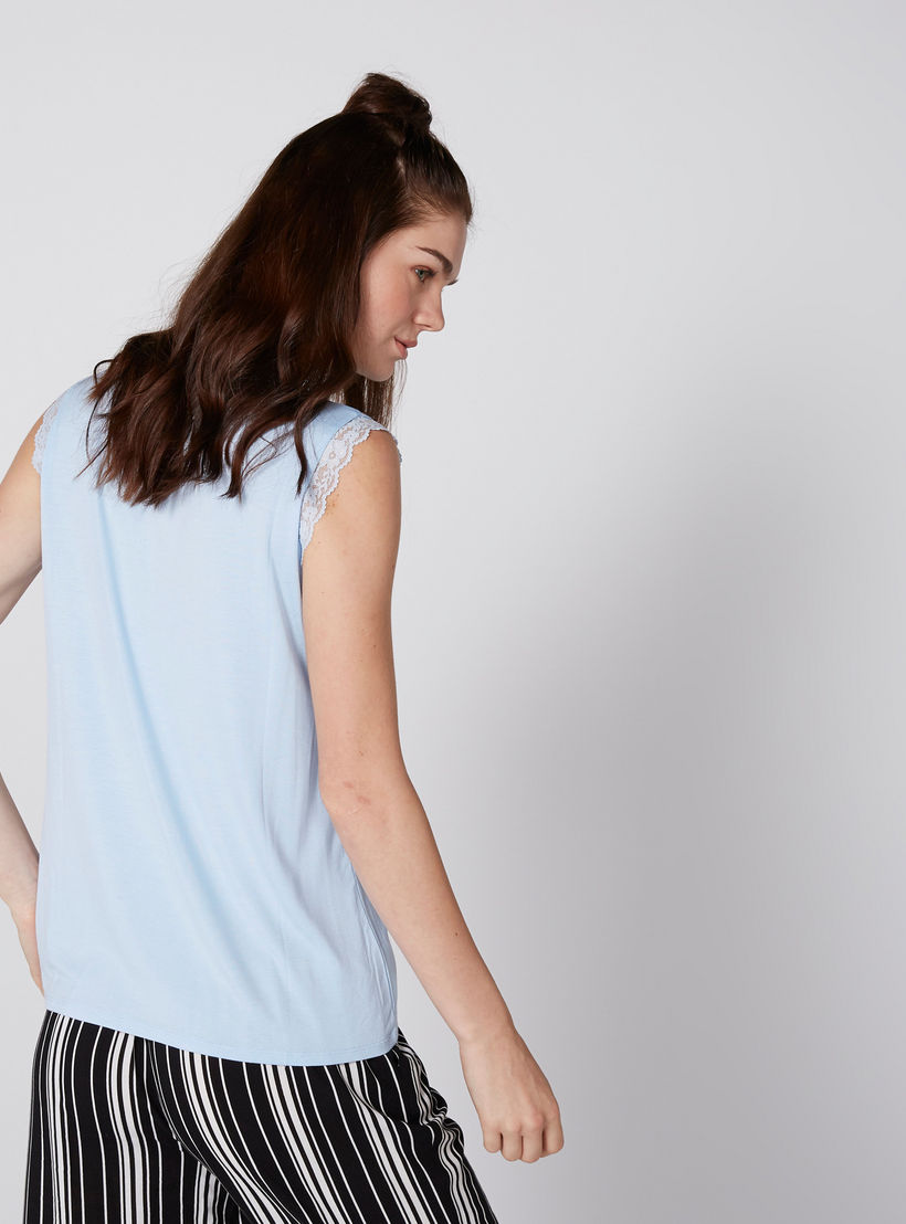 بلوزة بياقة مستديرة وتفاصيل دانتيل من إيل-women-clothing-tshirts-image-2