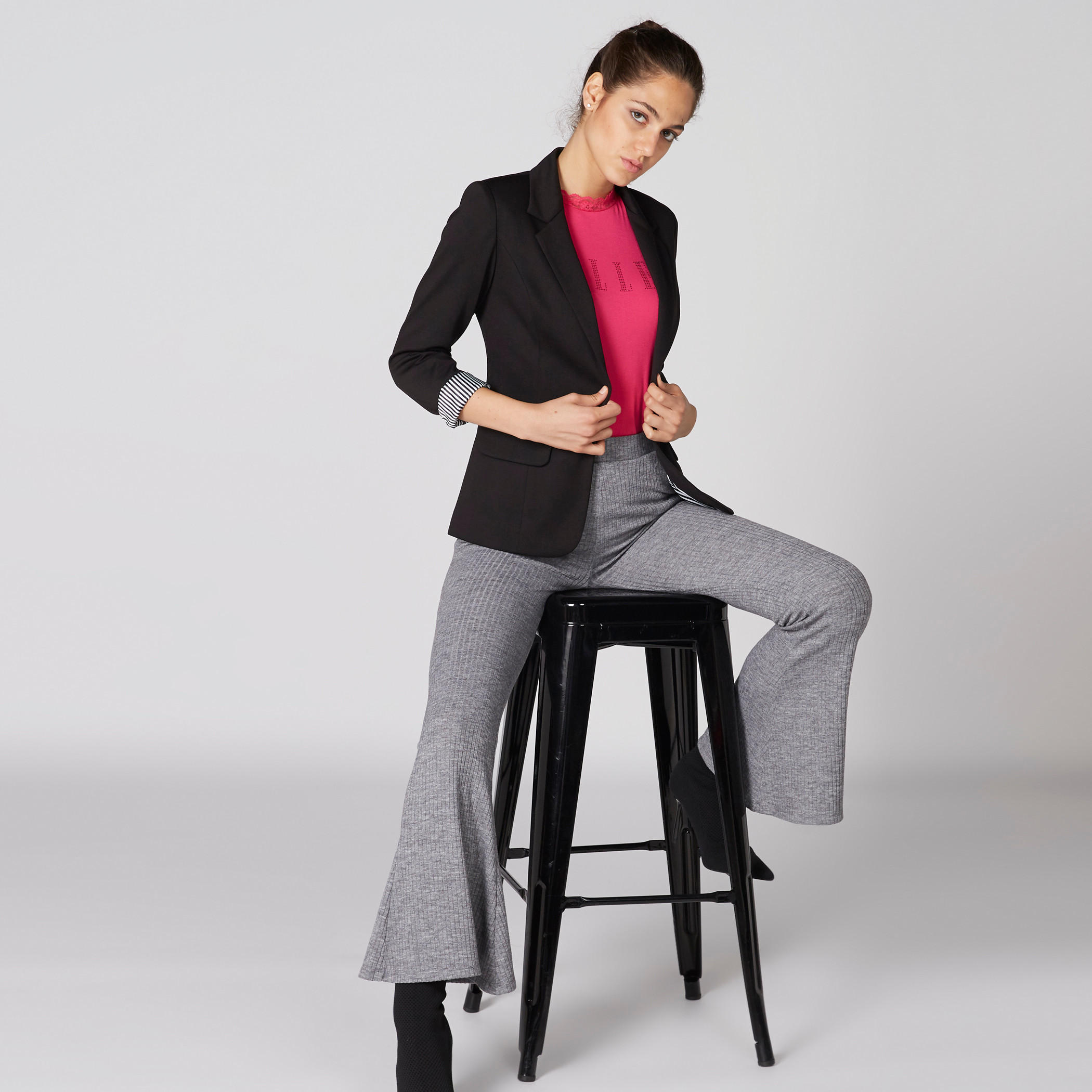 بلوزة دون أكمام بياقة مستديرة وتفاصيل دانتيل من إيل-women-clothing-tshirts-image-3