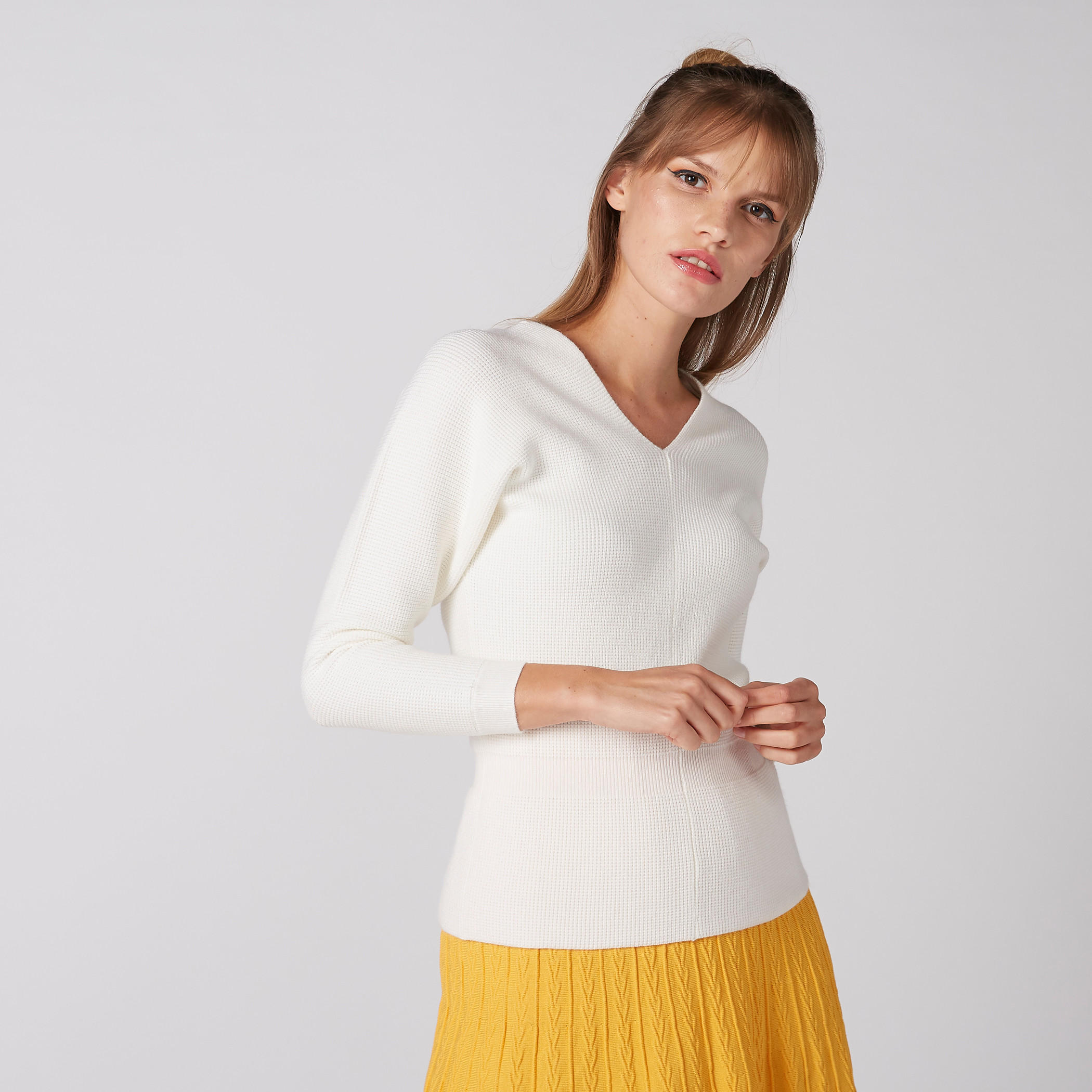 بلوزة بياقة V وفتحة من إيل-women-clothing-shirtsandblouses-blouses-image-1