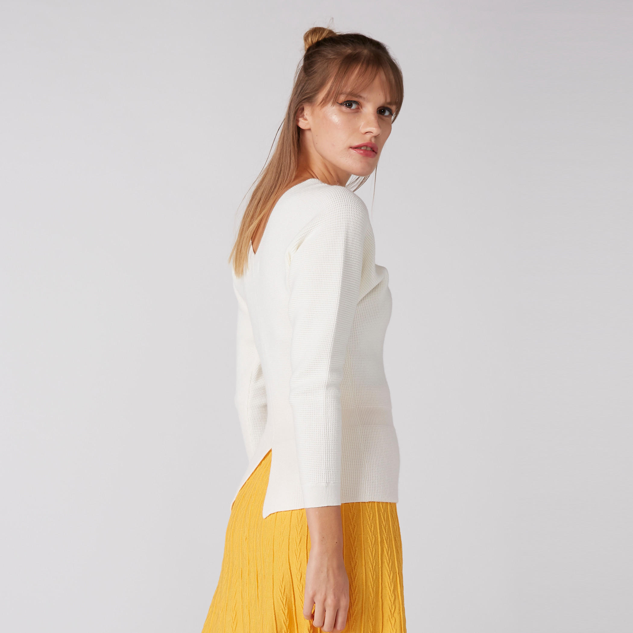 بلوزة بياقة V وفتحة من إيل-women-clothing-shirtsandblouses-blouses-image-3