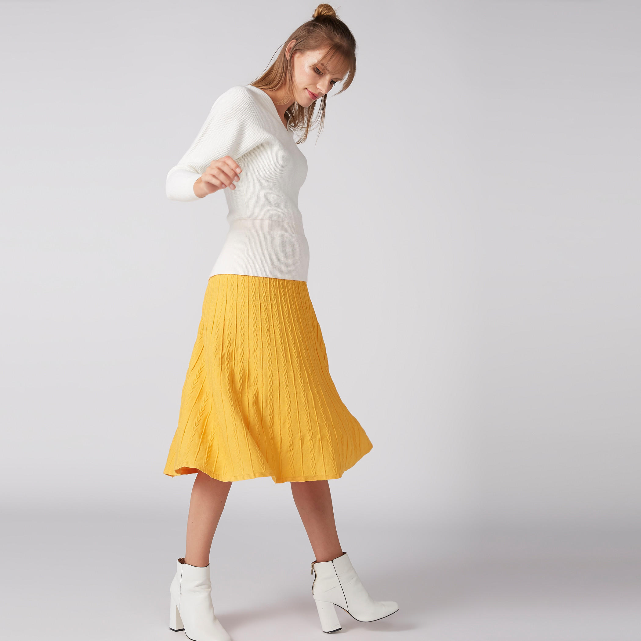 بلوزة بياقة V وفتحة من إيل-women-clothing-shirtsandblouses-blouses-image-4