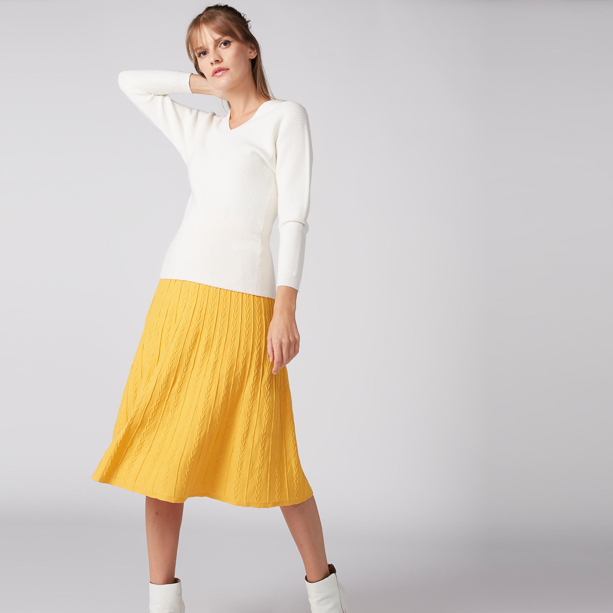 بلوزة بياقة V وفتحة من إيل-women-clothing-shirtsandblouses-blouses-image-5