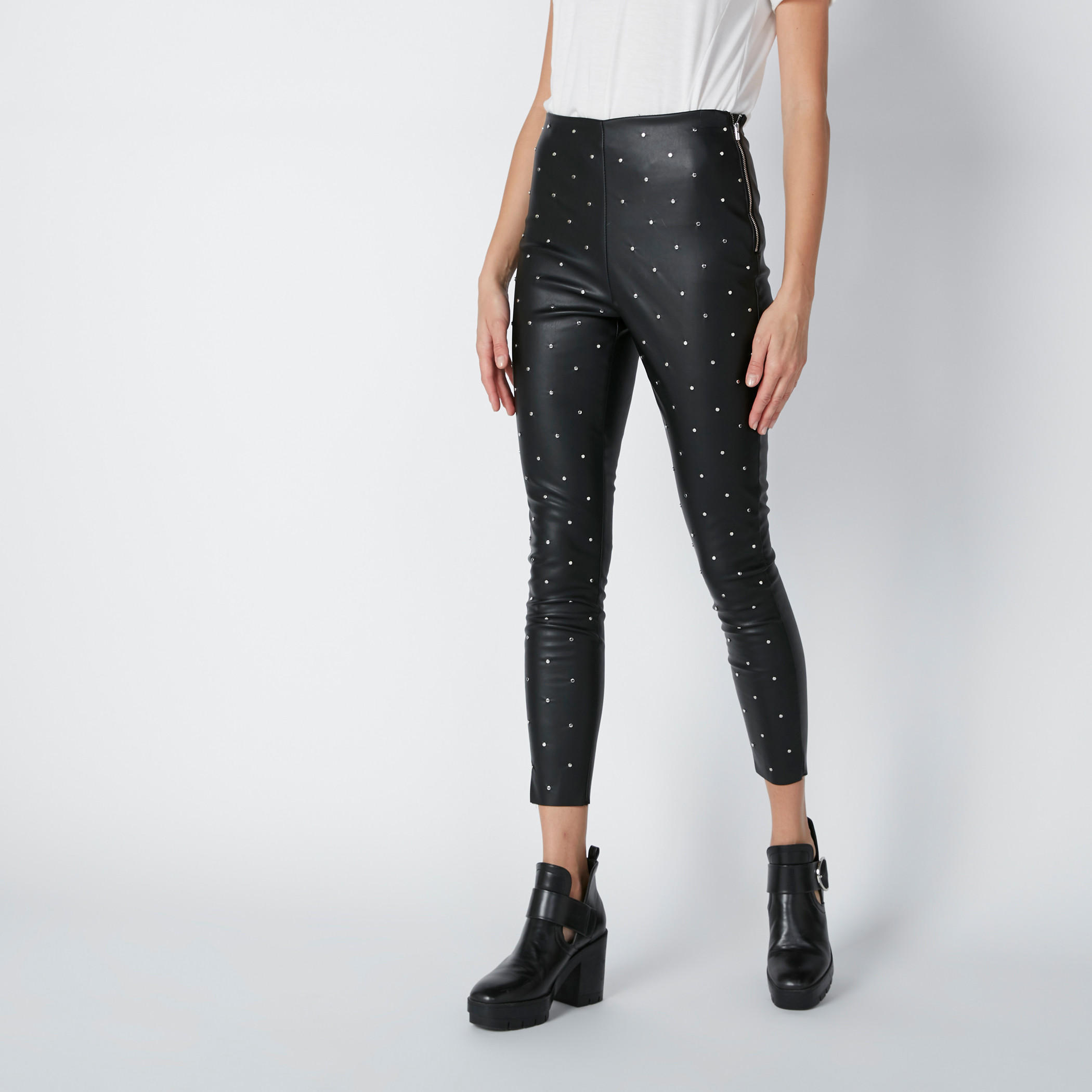 بنطال ليقنز قصير مزيّن بسحّاب جانبي من إيل-women-clothing-bottoms-trousers-image-1