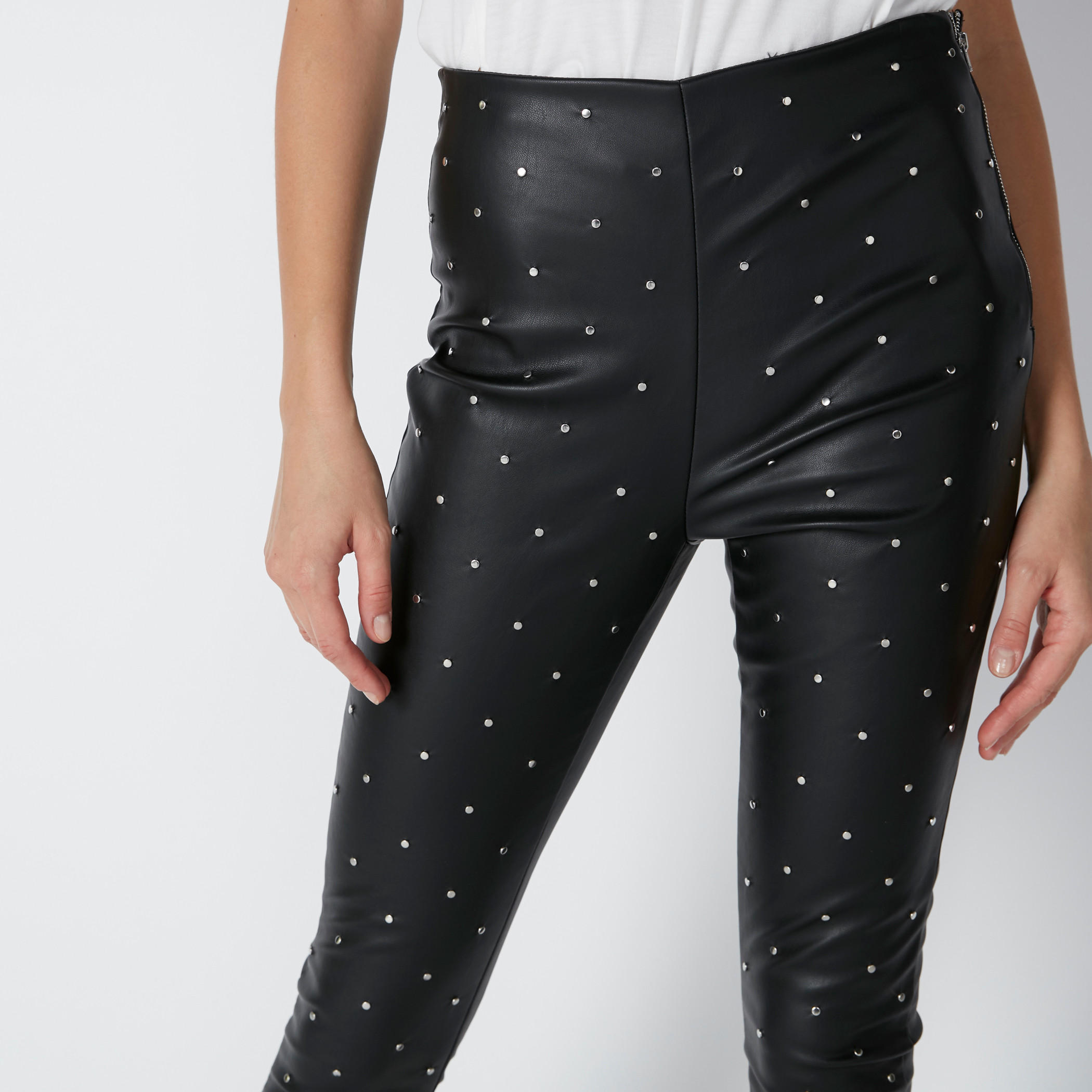 بنطال ليقنز قصير مزيّن بسحّاب جانبي من إيل-women-clothing-bottoms-trousers-image-5