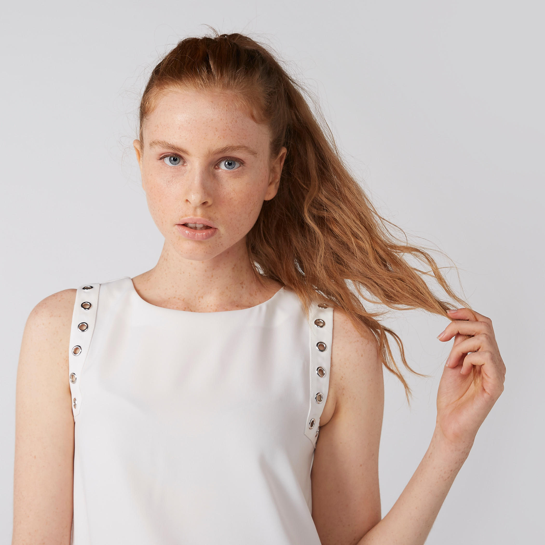 بلوزة دون أكمام بياقة مستديرة وشراشيب وحلقات من إيل-women-clothing-shirtsandblouses-blouses-image-2