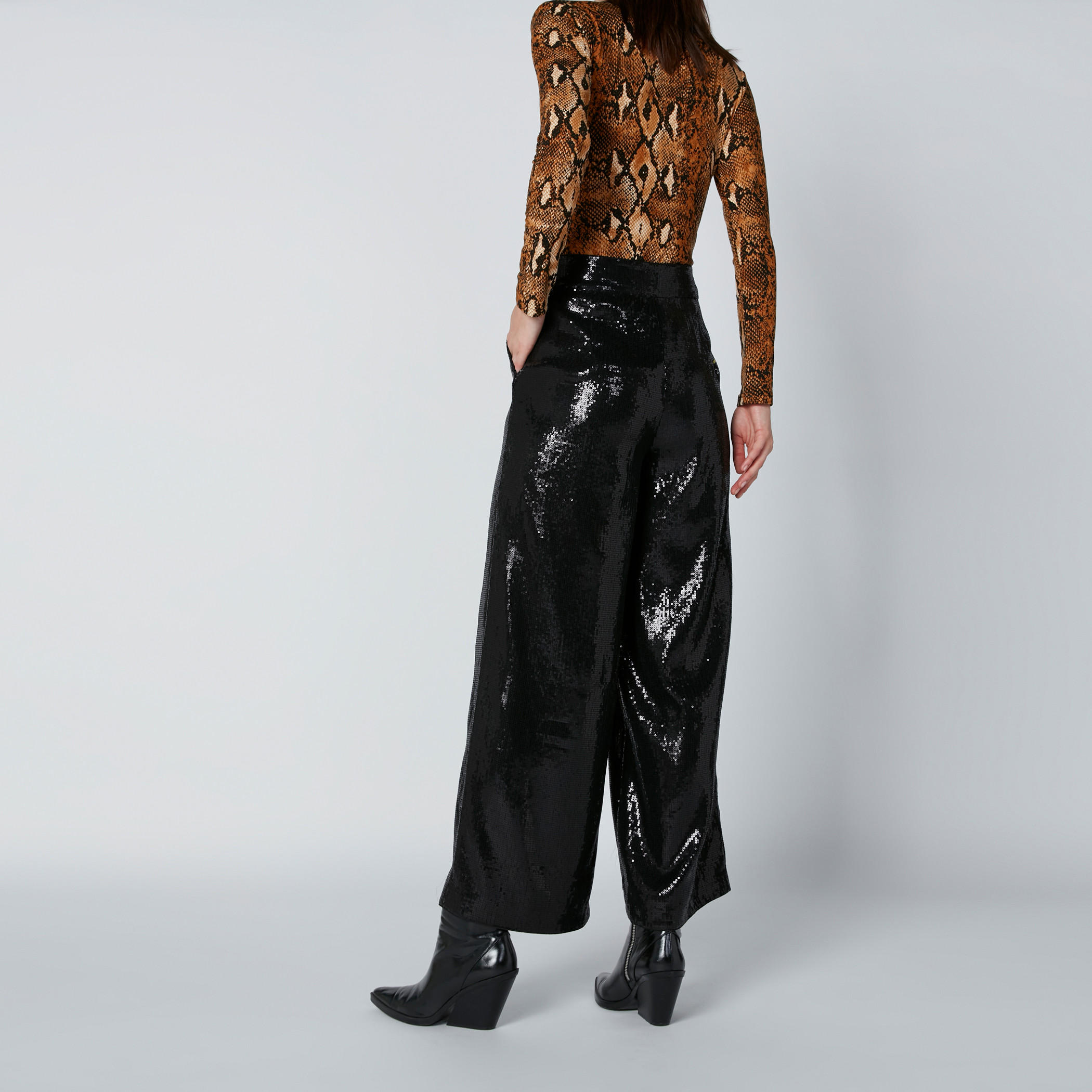 بنطال واسع بتفاصيل ترتر وجيوب من إيل-women-clothing-bottoms-trousers-image-3