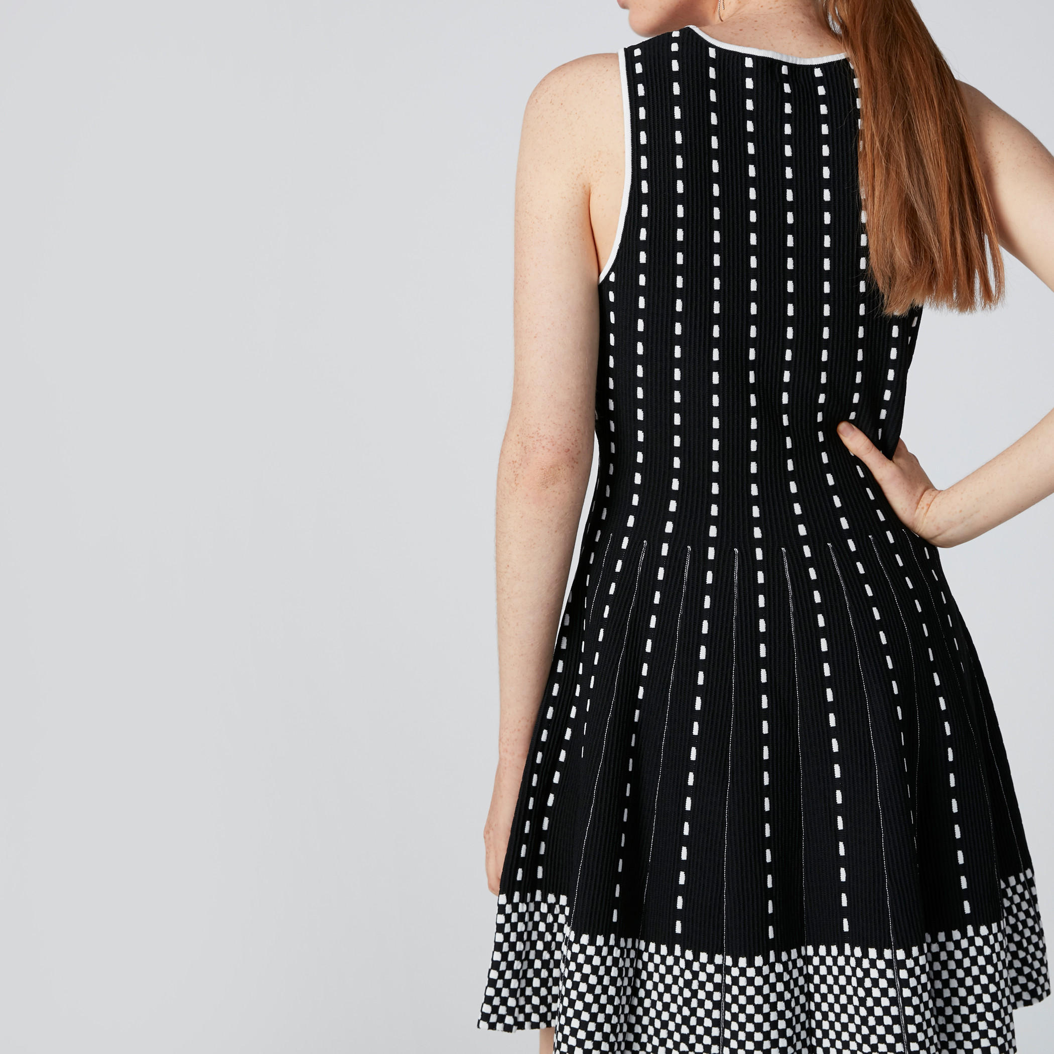 فستان واسع دون أكمام بياقة عميقة من إيل-women-clothing-dresses-image-4
