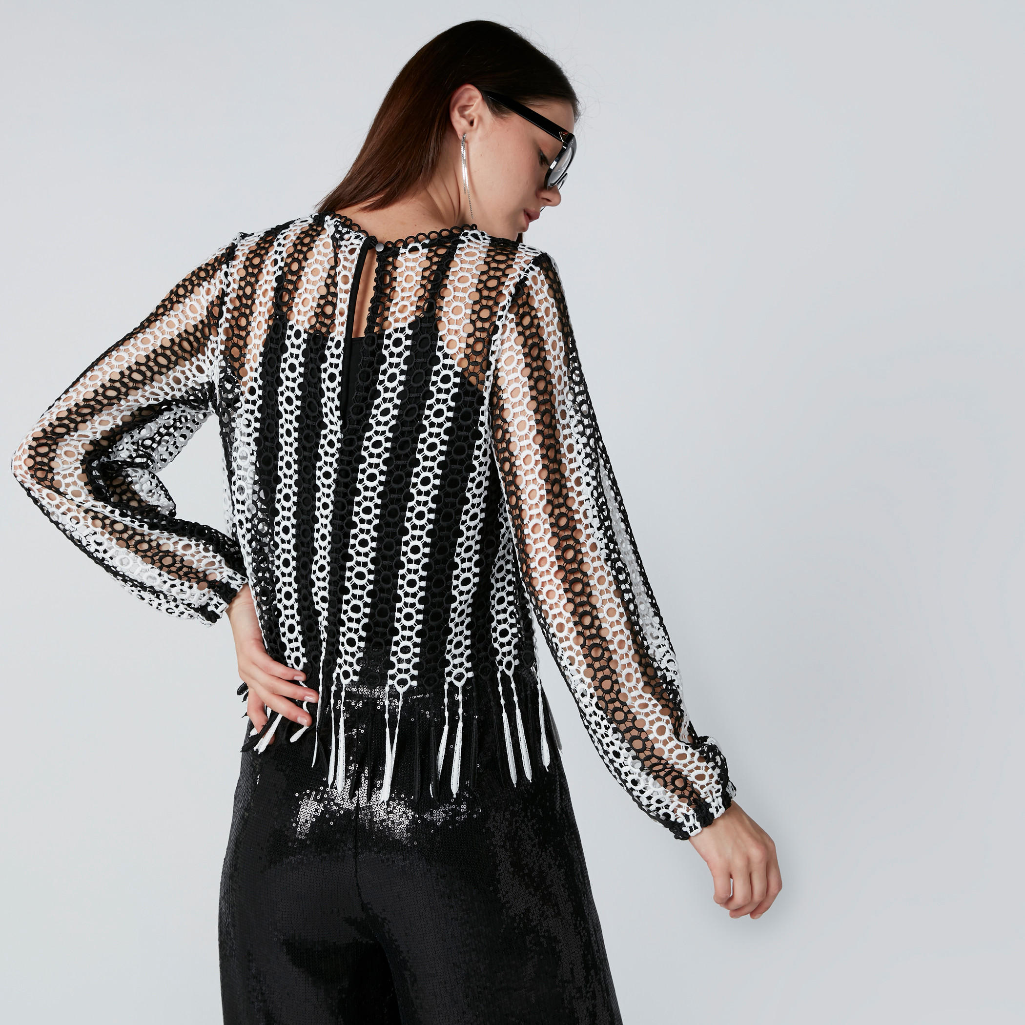بلوزة بأكمام طويلة وشراشيب من إيل-women-clothing-shirtsandblouses-blouses-image-2