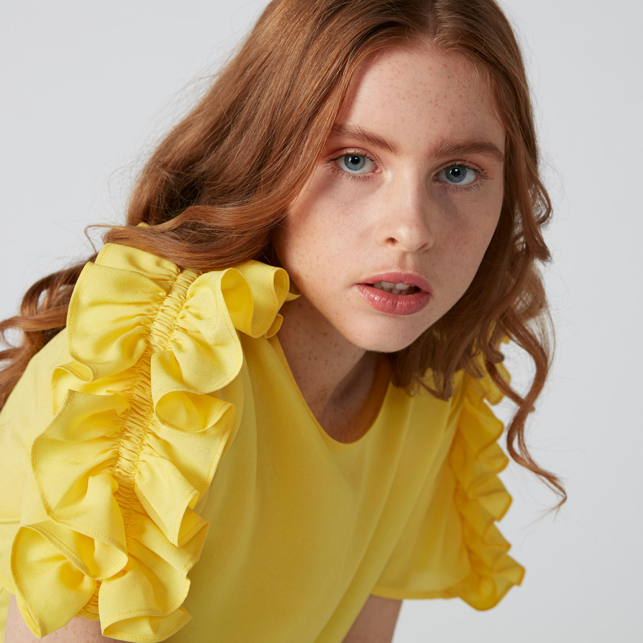 توب بياقة مستديرة وأكمام قصيرة من إيل-women-clothing-shirtsandblouses-blouses-image-1