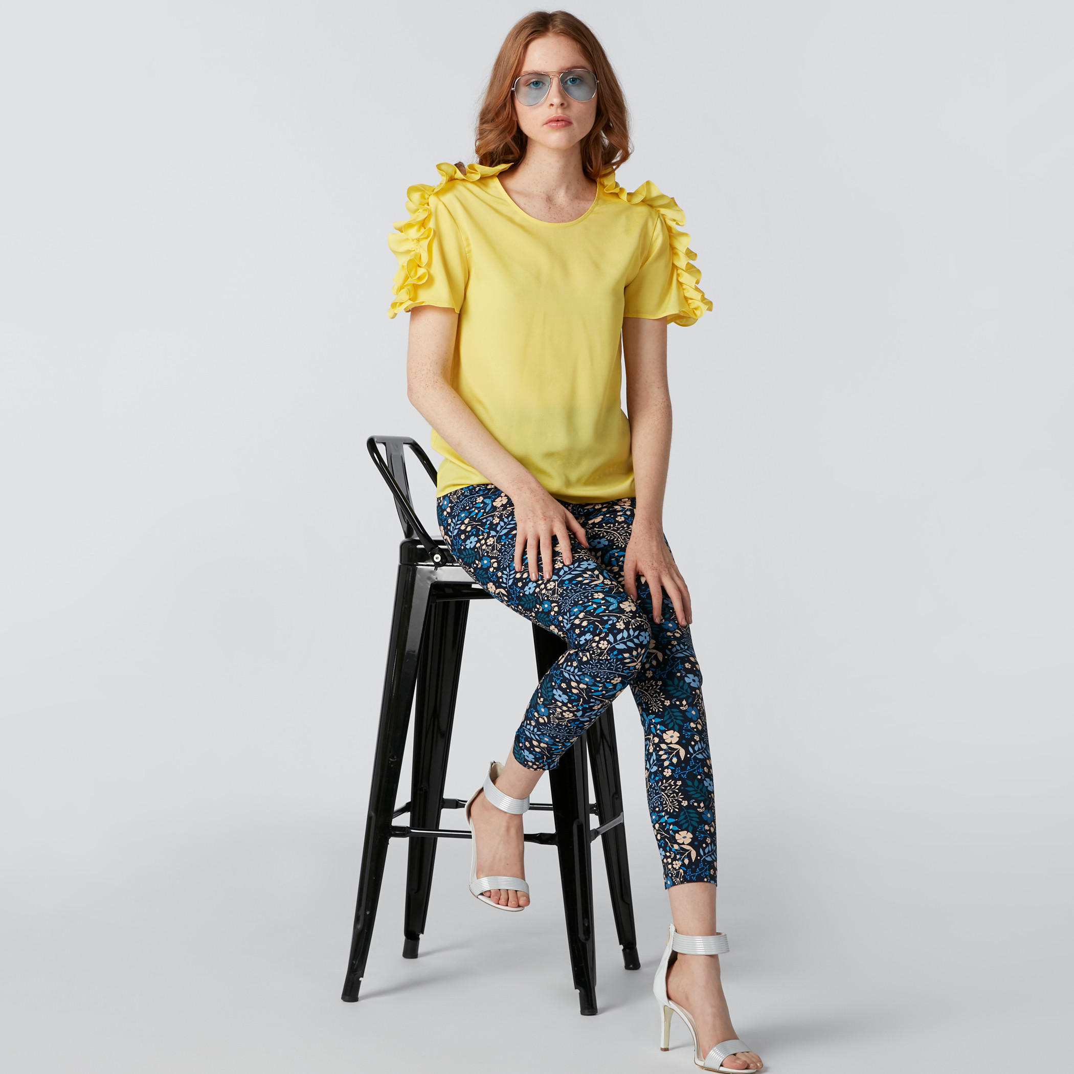 توب بياقة مستديرة وأكمام قصيرة من إيل-women-clothing-shirtsandblouses-blouses-image-4