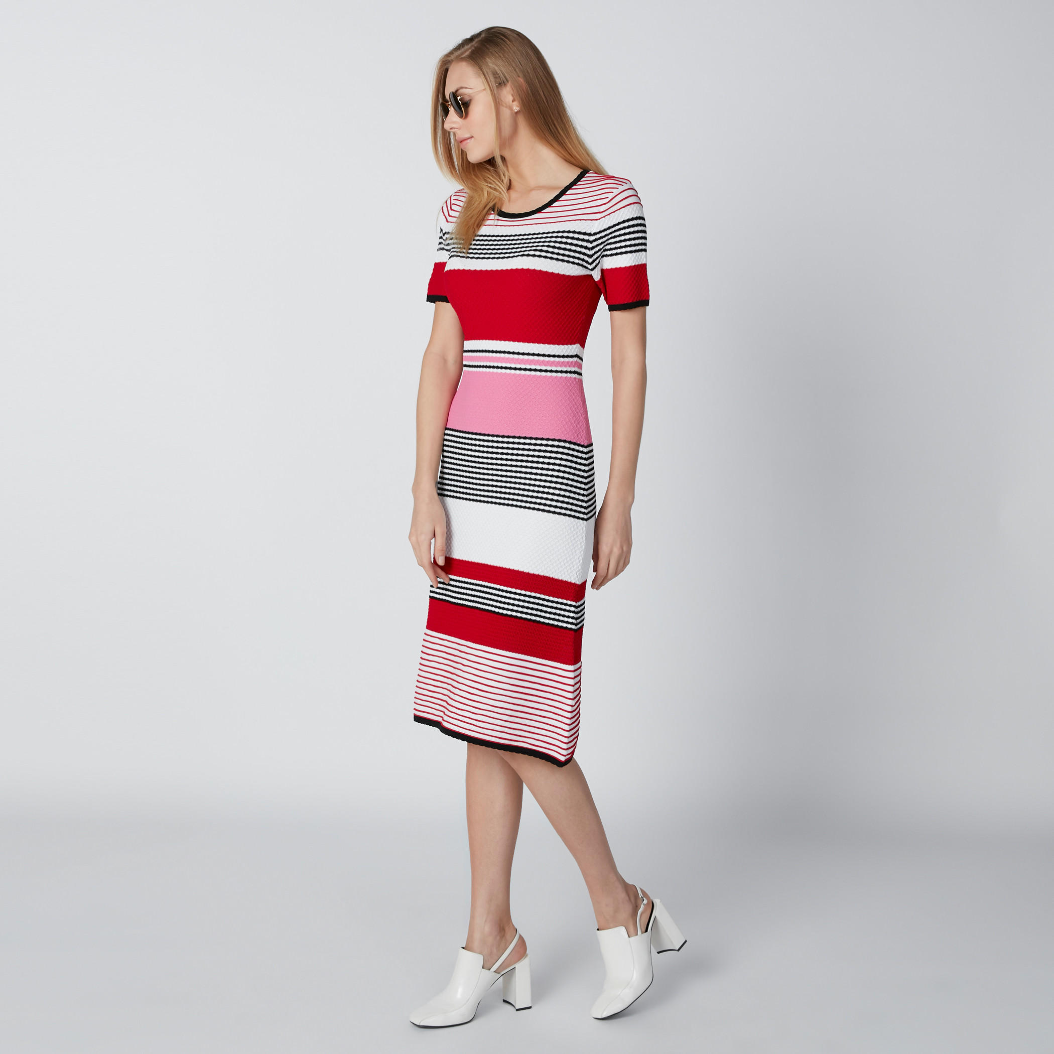 فستان مقلّم واسع متوسط الطول بأكمام قصيرة-women-clothing-dresses-image-4