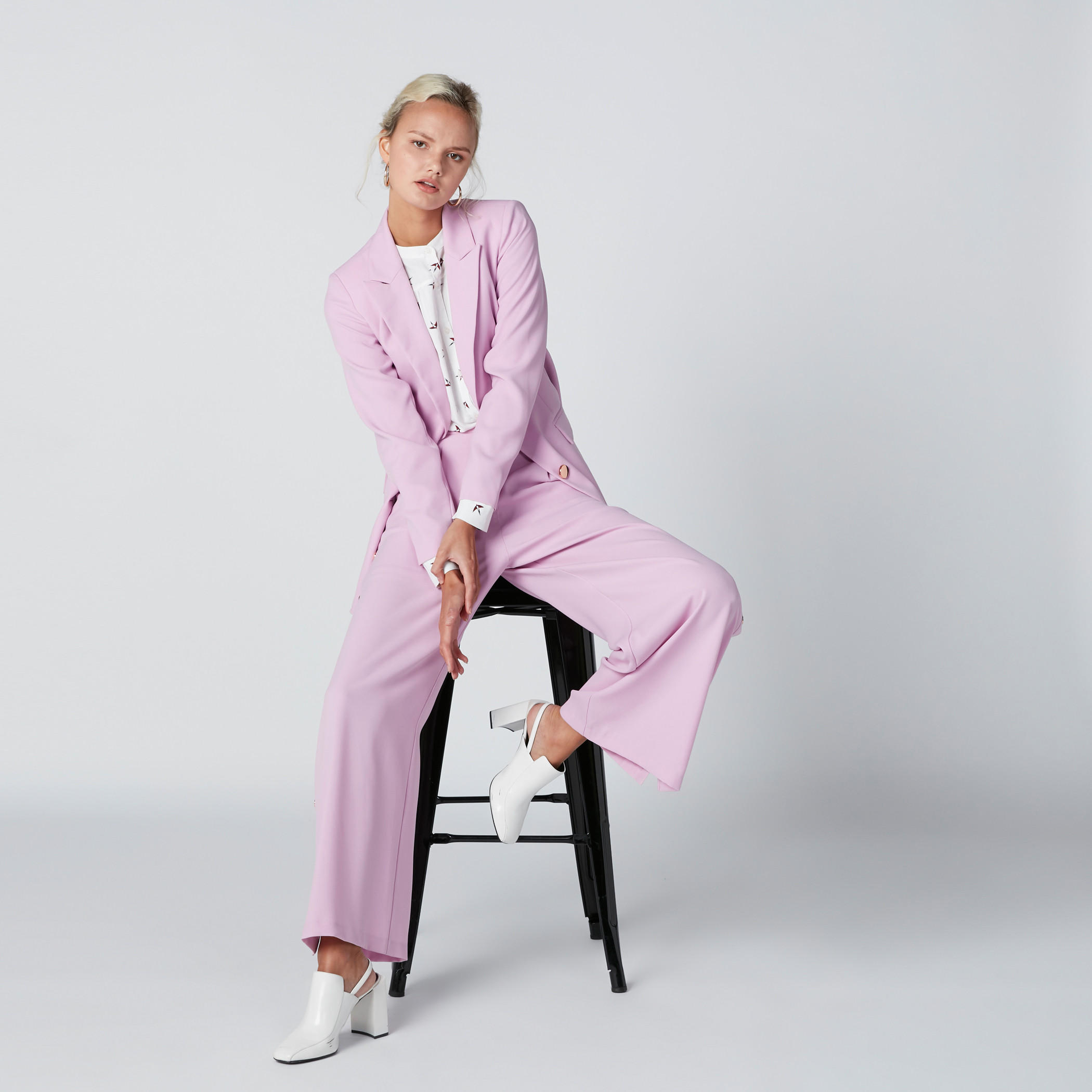 جاكيت رسمي بجيوب وزر إغلاق-women-clothing-coatsandjackets-blazers-image-2