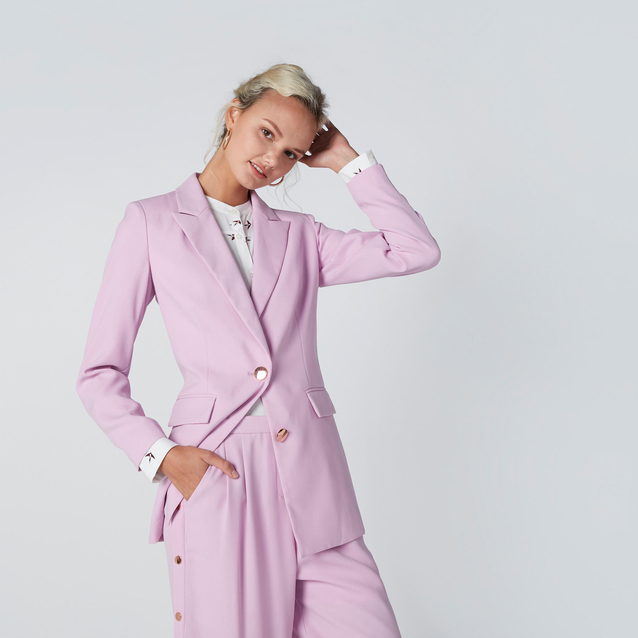 جاكيت رسمي بجيوب وزر إغلاق-women-clothing-coatsandjackets-blazers-image-4