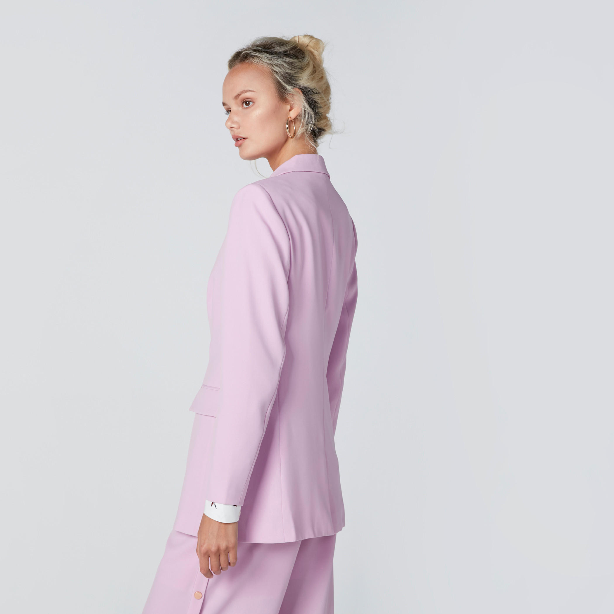 جاكيت رسمي بجيوب وزر إغلاق-women-clothing-coatsandjackets-blazers-image-5