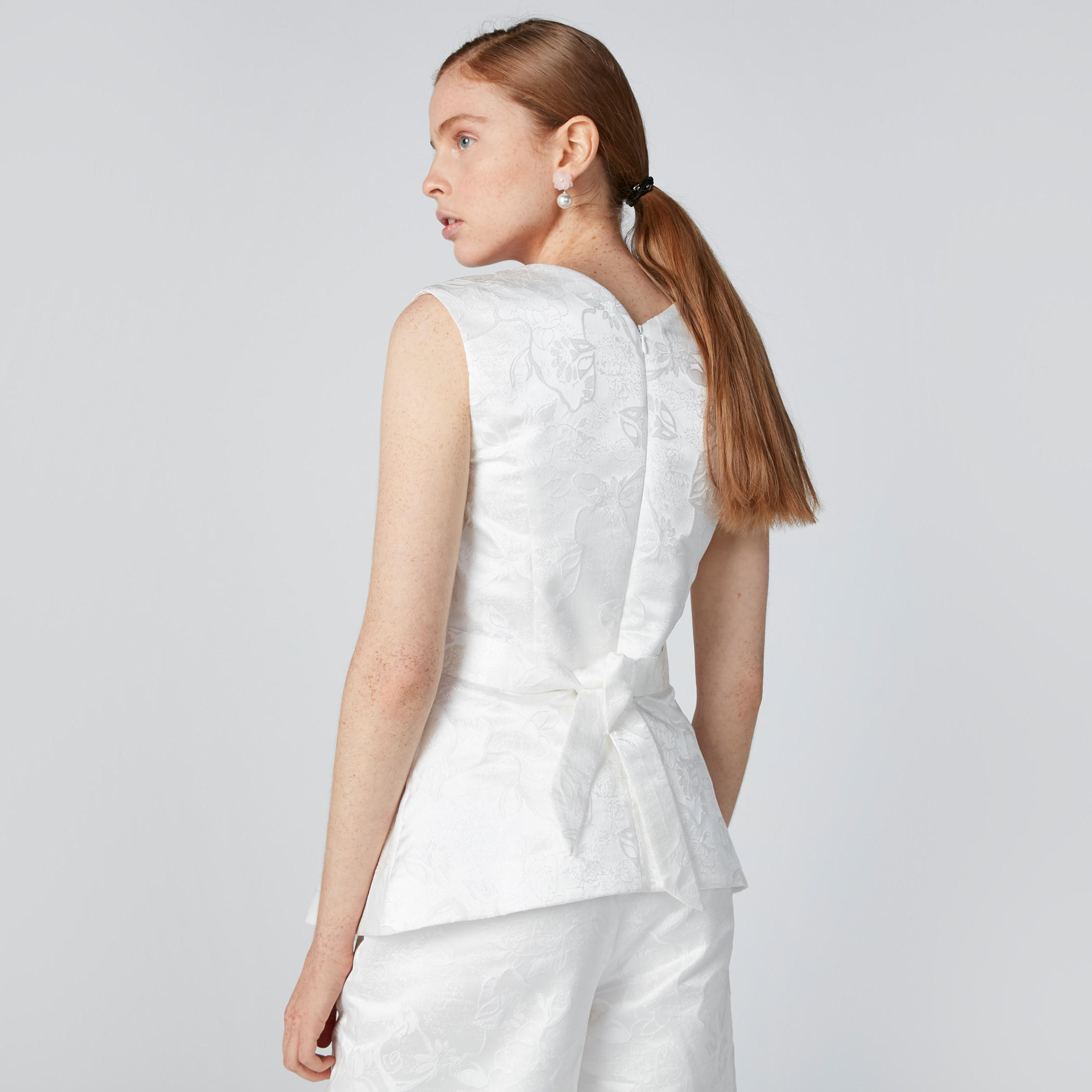 بلوزة دون أكمام بأربطة وتزيينات زهرية من إيل-women-clothing-shirtsandblouses-blouses-image-2