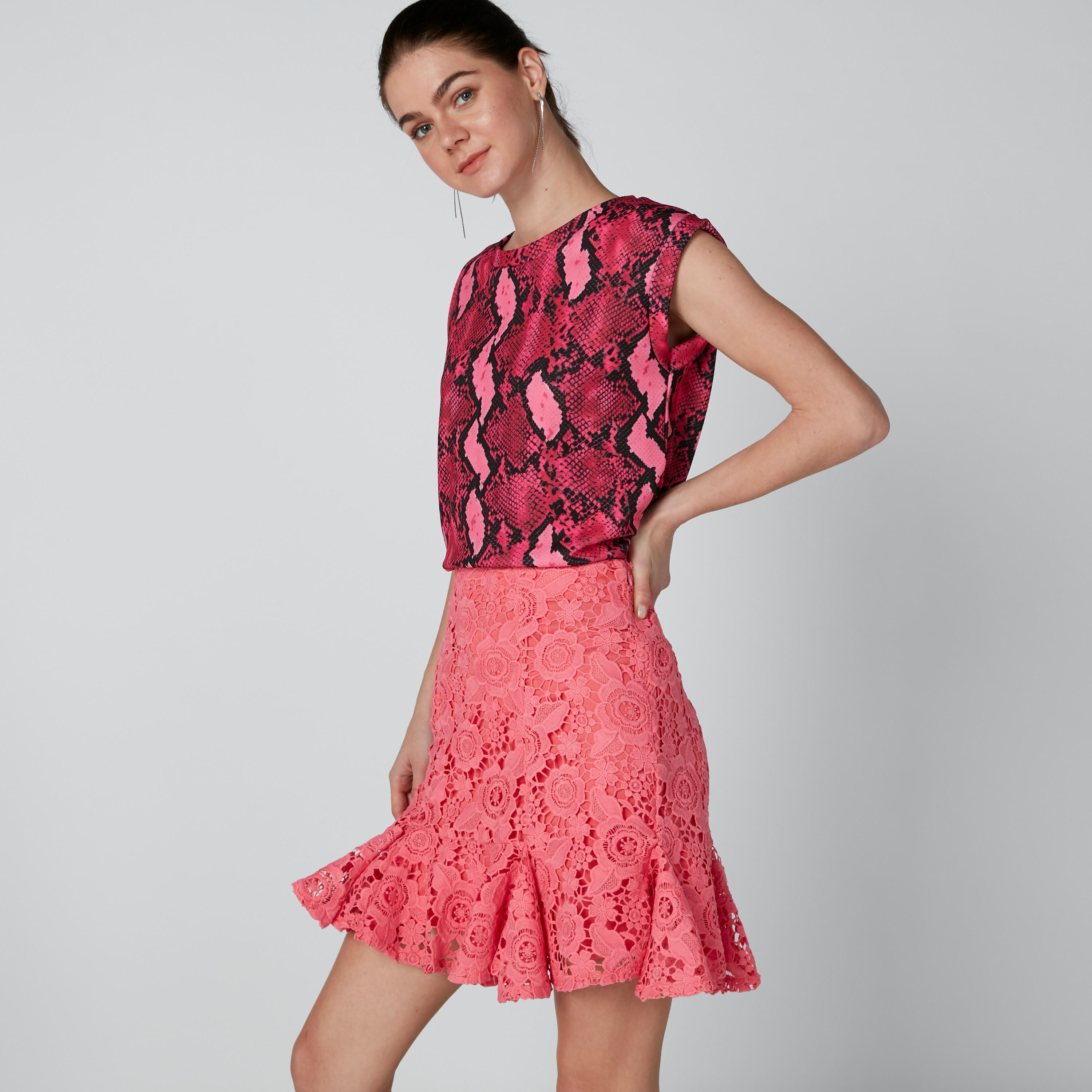تنورة واسعة قصيرة بتفاصيل دانتيل من إيل-women-clothing-bottoms-skirts-image-4