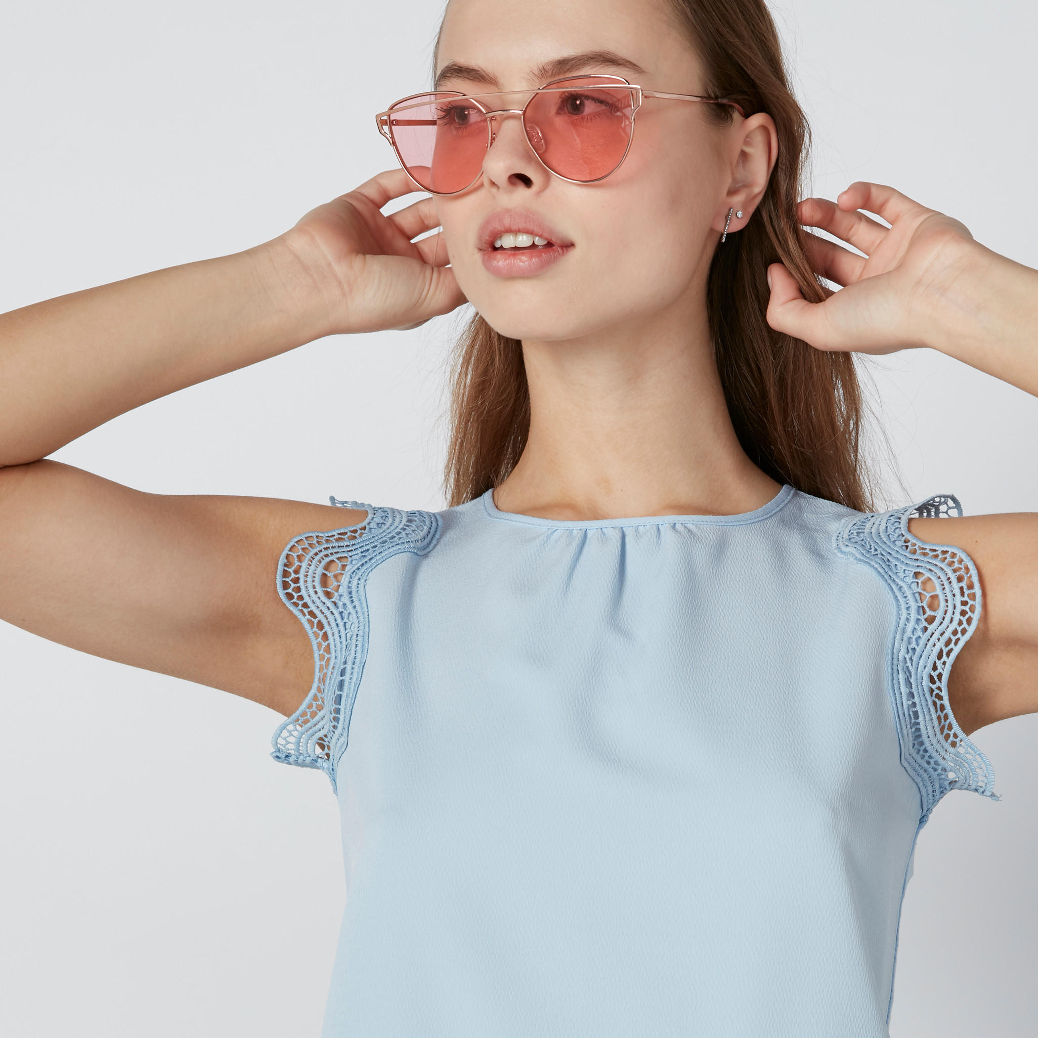 بلوزة دون أكمام بياقة مستديرة وتفاصيل دانتيل من إيل-women-clothing-shirtsandblouses-blouses-image-5