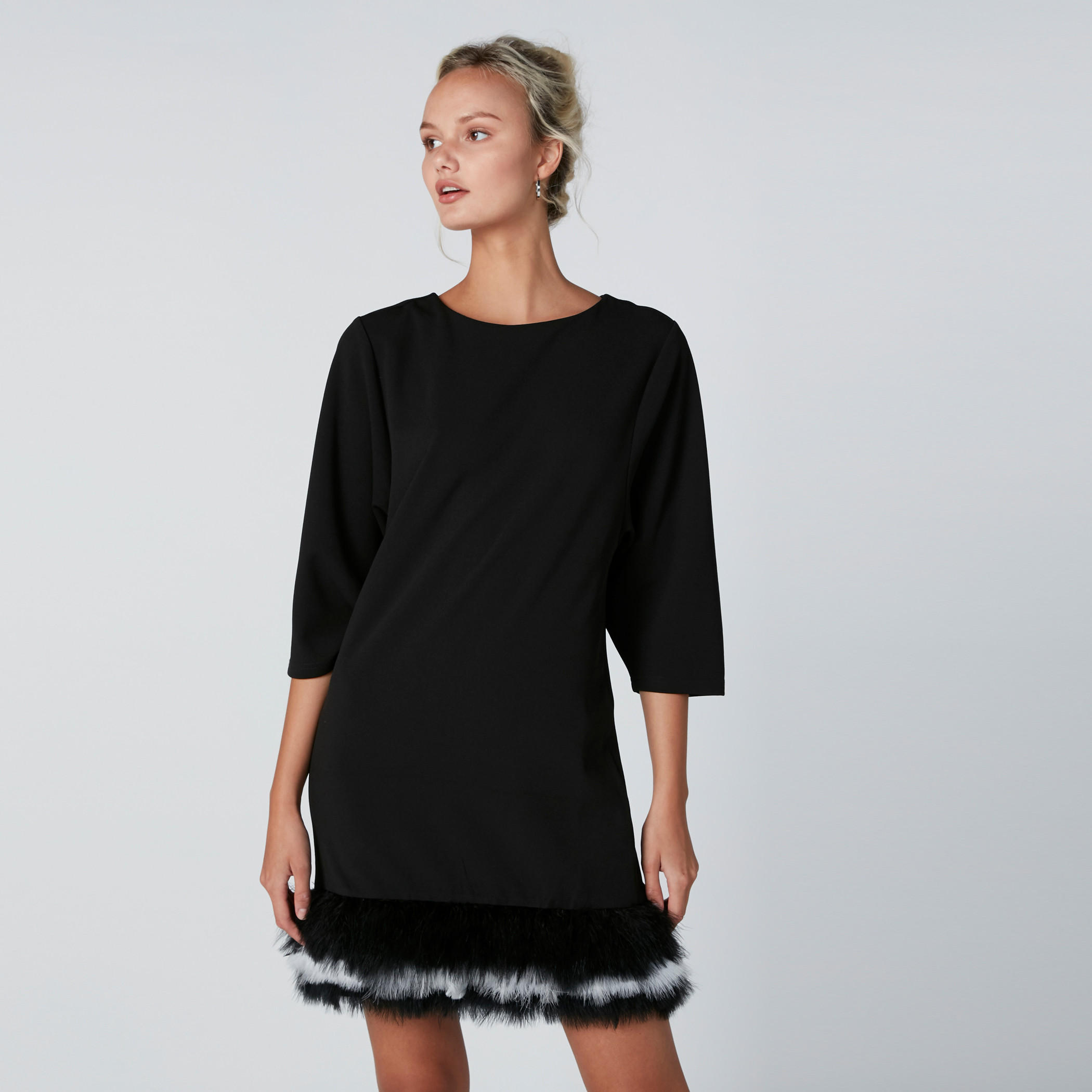 فستان قصير بتفاصيل قطيفة وأكمام 3/4 من إيل-women-clothing-dresses-image-3