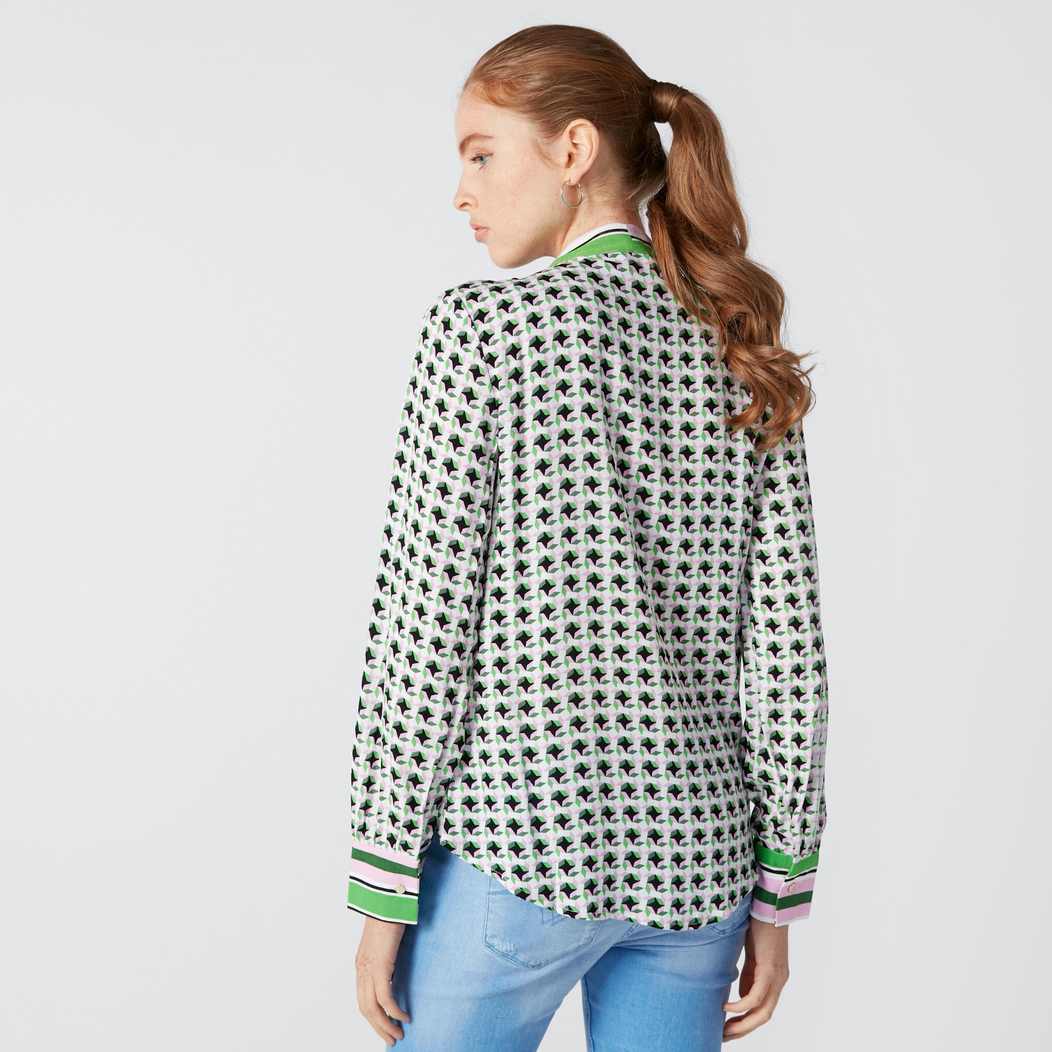 بلوزة بقصّة عادية بياقة V ورباط وطبعات من إيل-women-clothing-shirtsandblouses-blouses-image-3