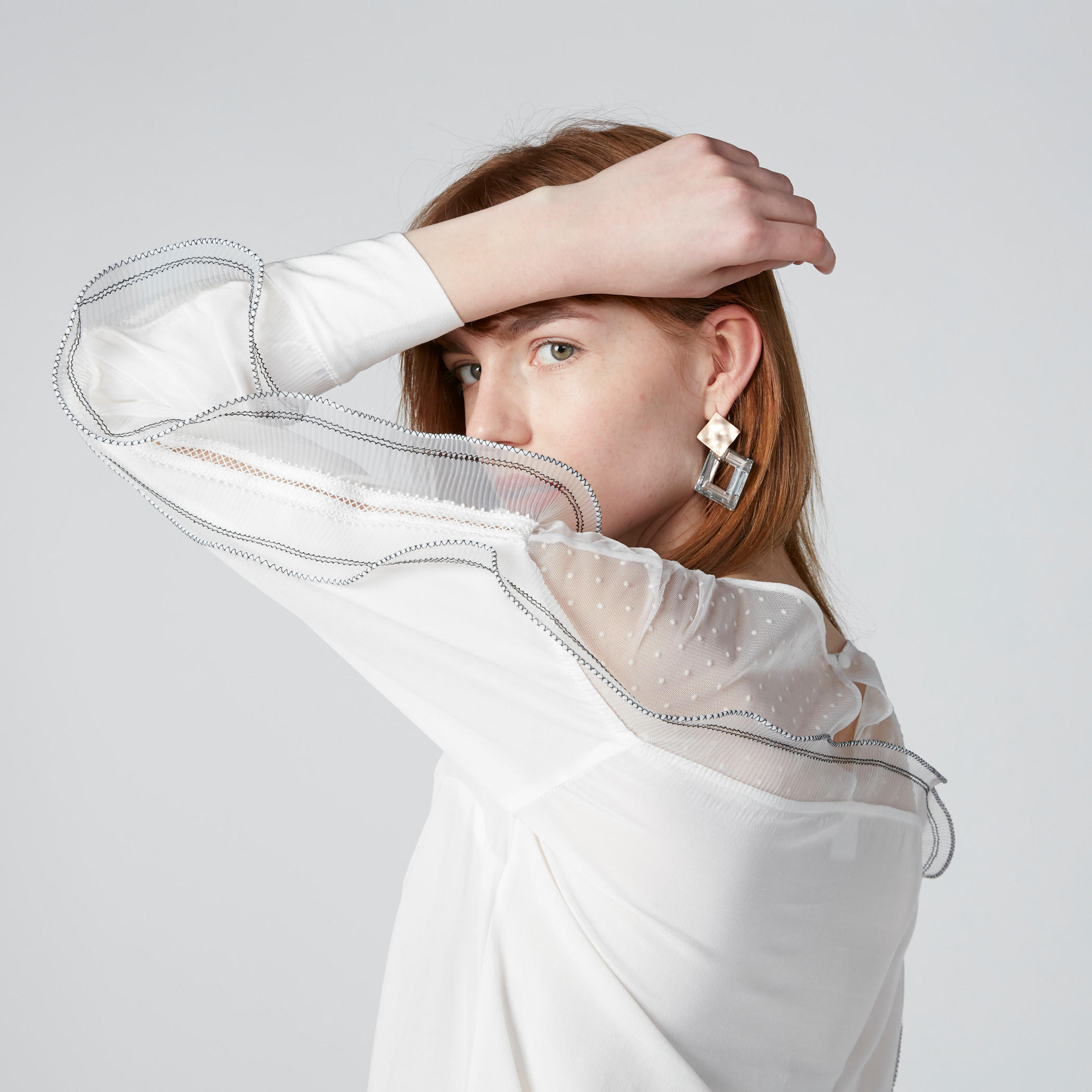 بلوزة بأكمام طويلة وتفاصيل كشكش من إيل-women-clothing-shirtsandblouses-blouses-image-1
