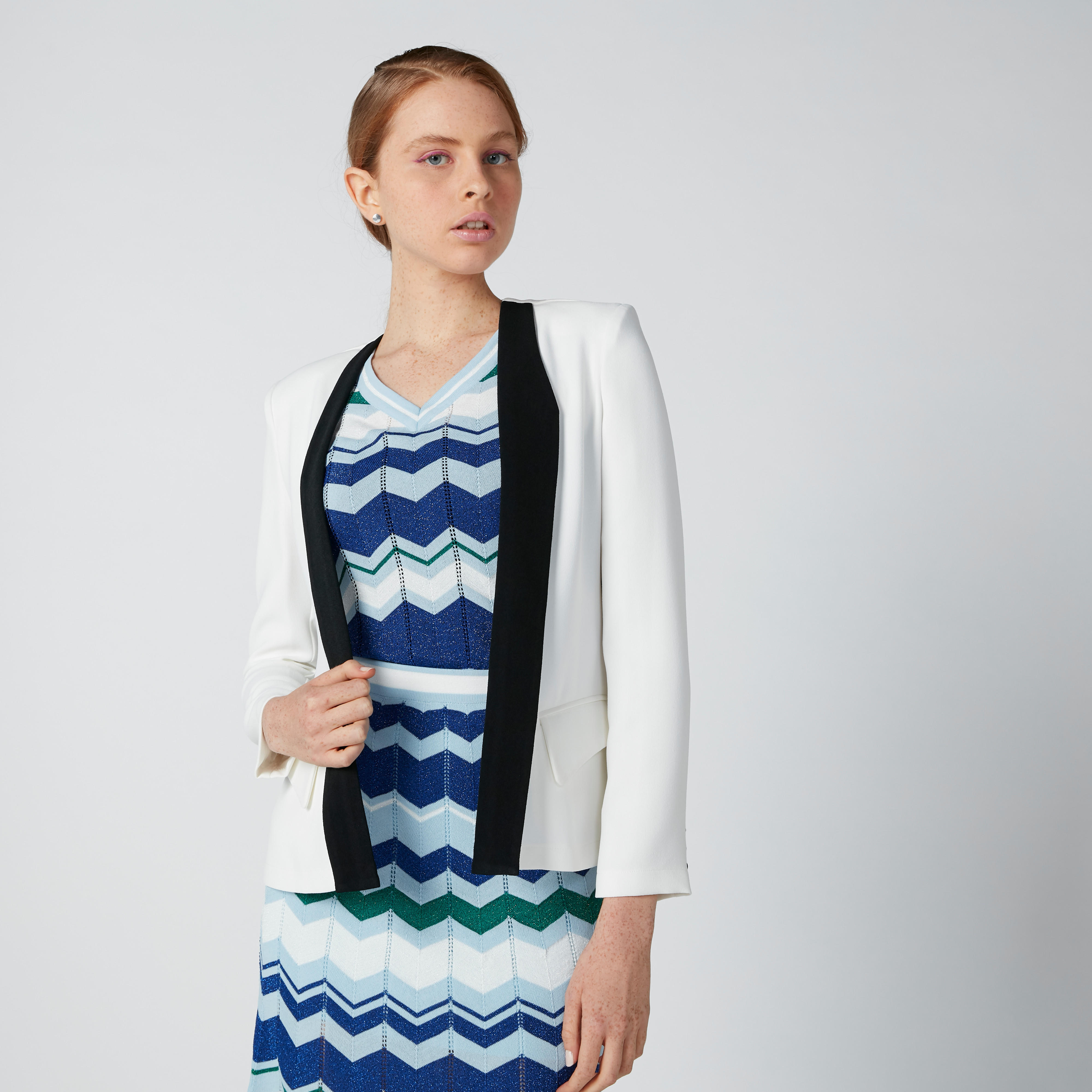 جاكيت بياقة منسدلة وأكمام طويلة وفتحة خلفية من إيل-women-winterwear-coatsandjackets-jackets-image-3