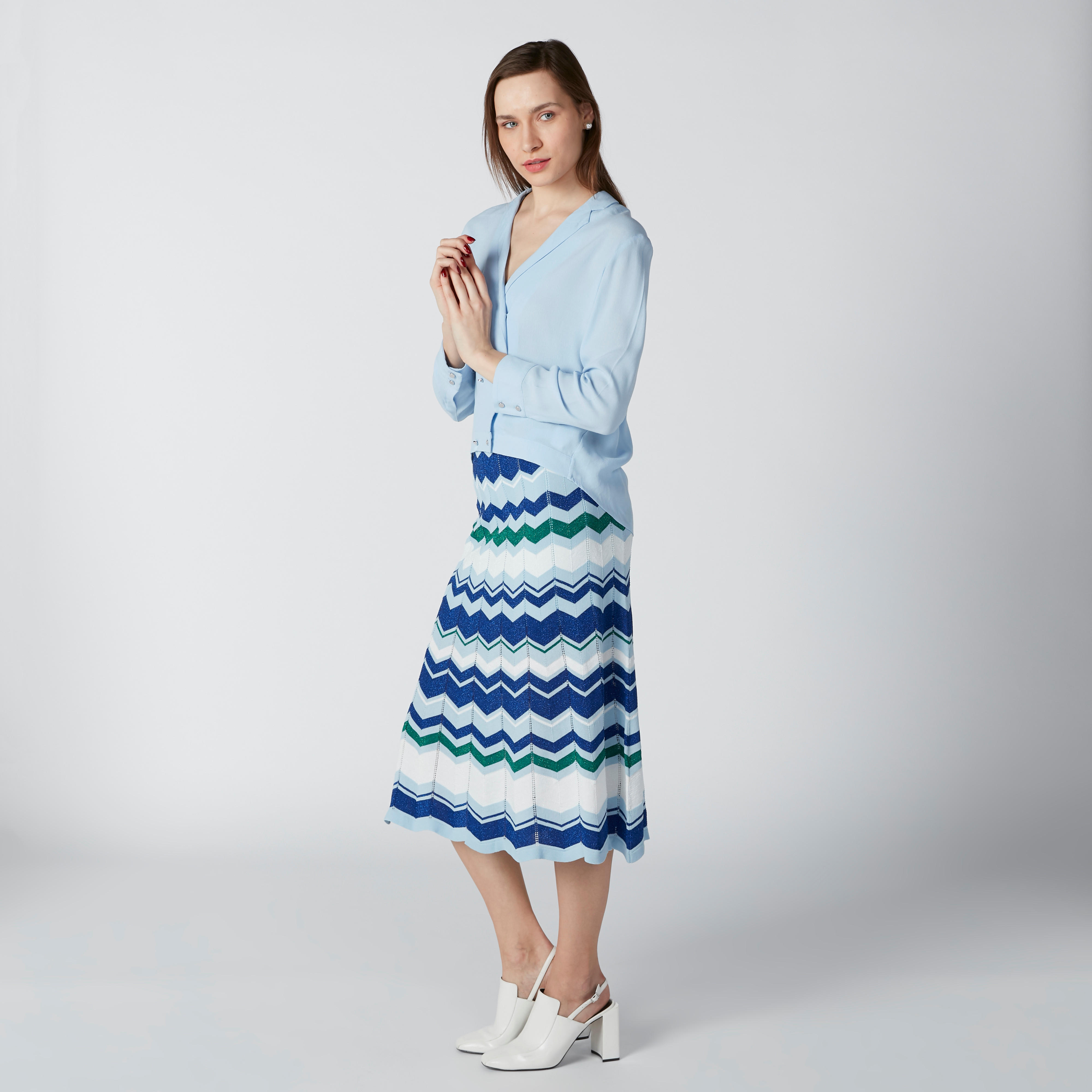بلوزة بياقة V وأكمام طويلة من إيل-women-clothing-shirtsandblouses-blouses-image-1