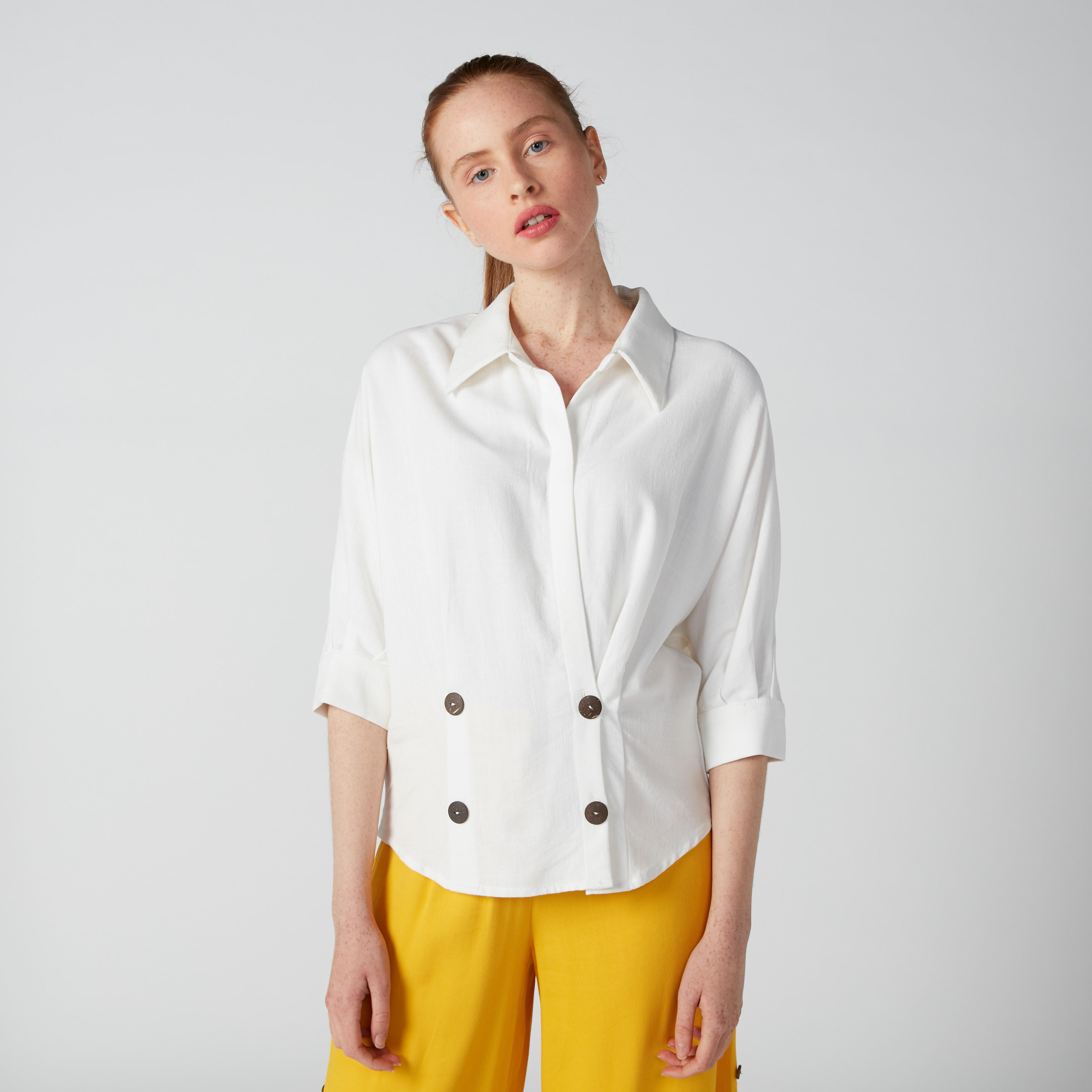 بلوزة بياقة عاديّة وأكمام 3/4 وأزرار من إيل-women-clothing-shirtsandblouses-blouses-image-6