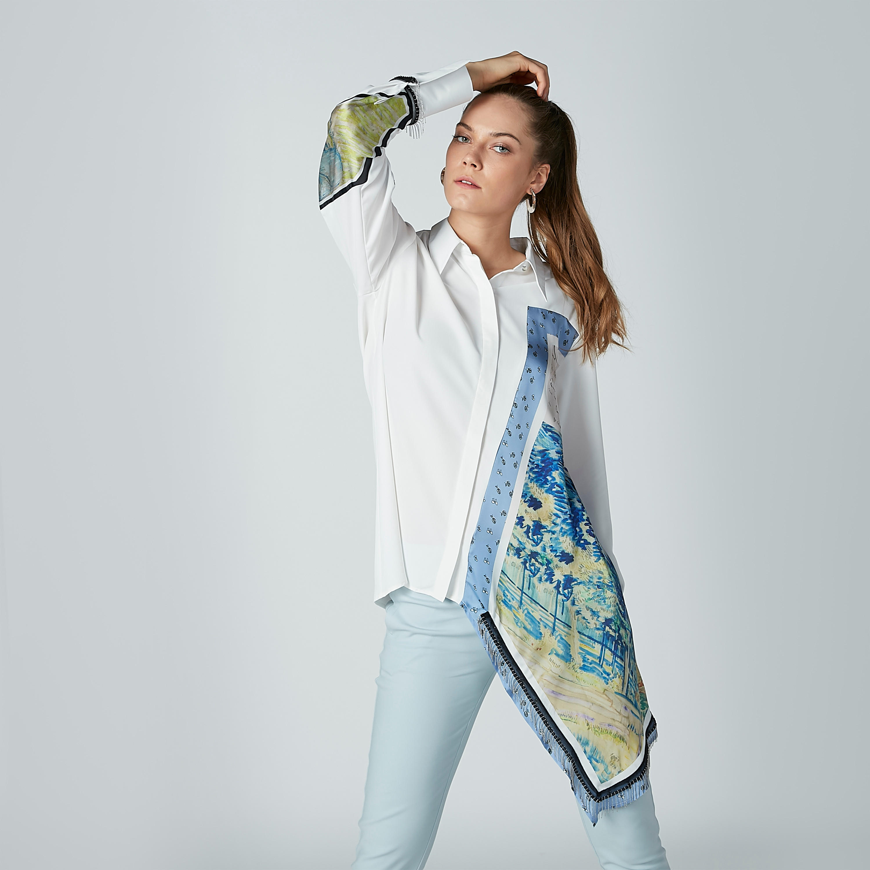 قميص بأكمام طويلة وحوّاف غير مستويّة وطبعات من إيل-women-clothing-shirtsandblouses-shirts-image-1
