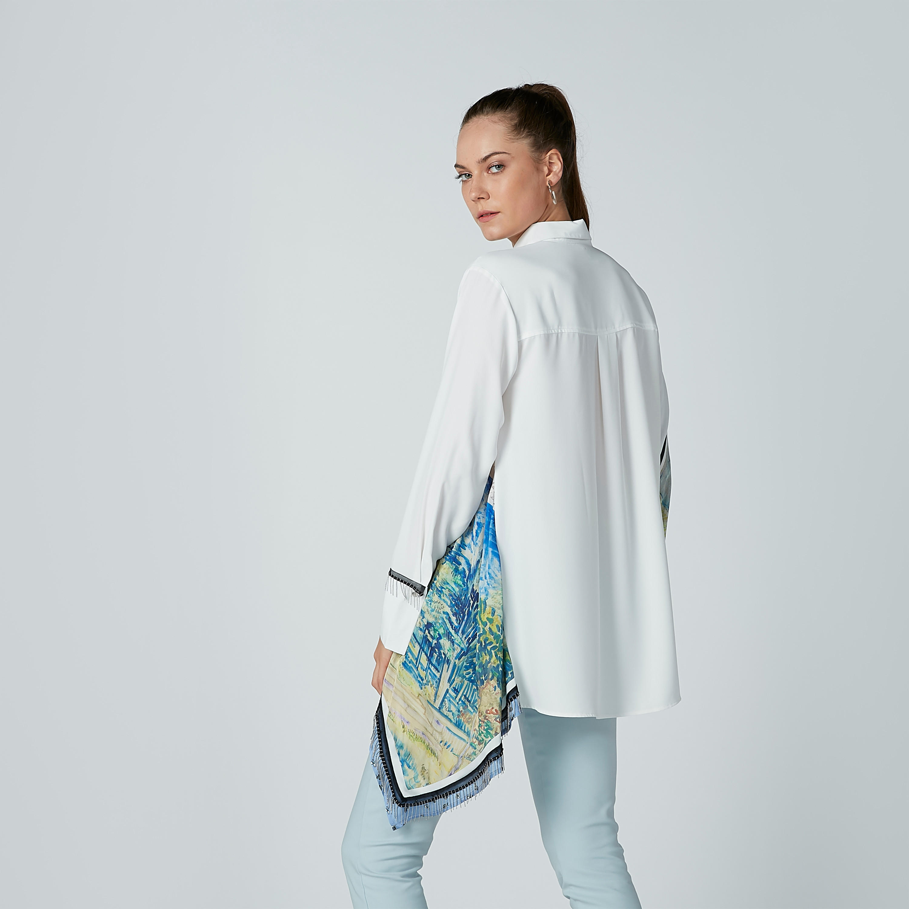 قميص بأكمام طويلة وحوّاف غير مستويّة وطبعات من إيل-women-clothing-shirtsandblouses-shirts-image-4