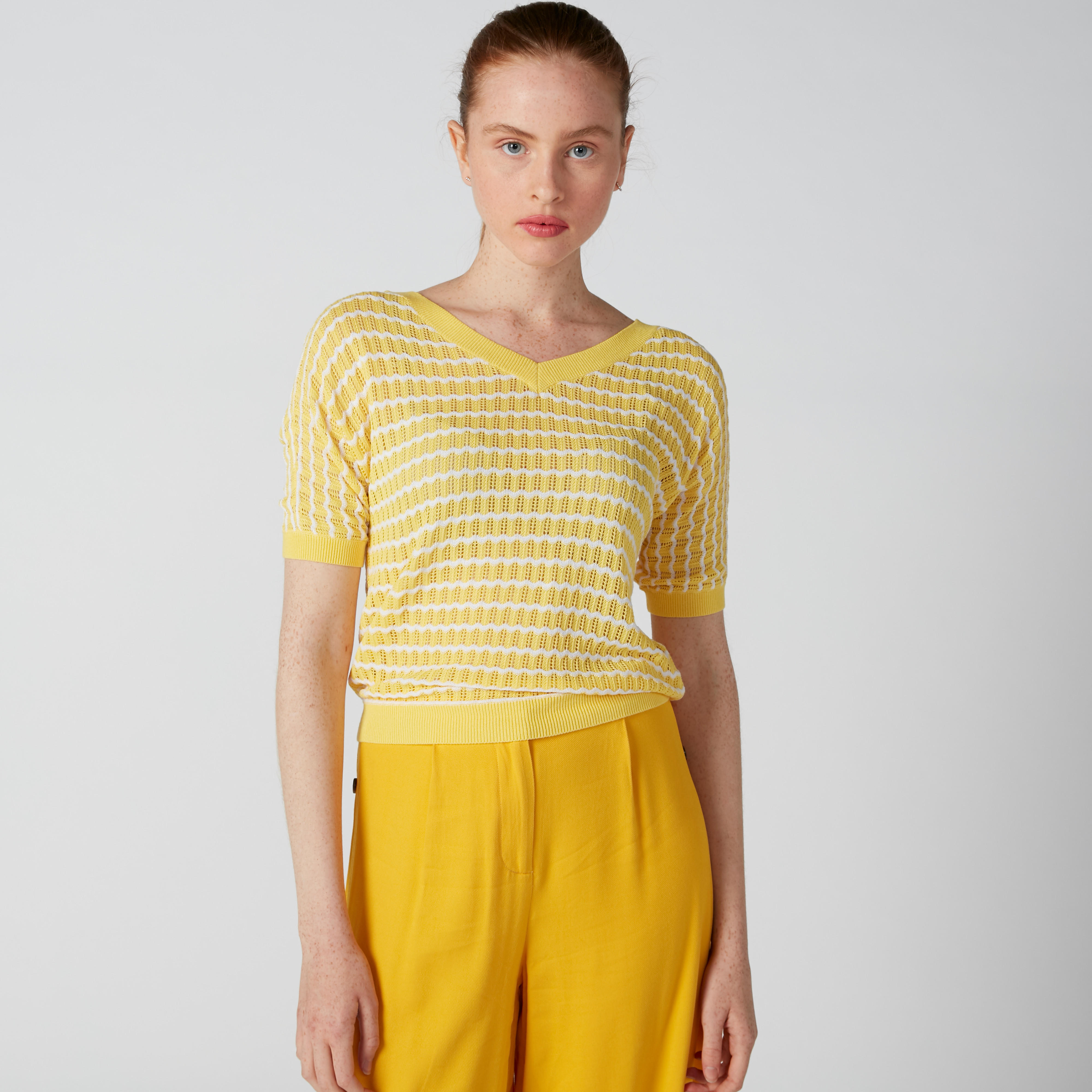 بلوزة بياقة V وأكمام قصيرة من إيل-women-clothing-shirtsandblouses-blouses-image-3