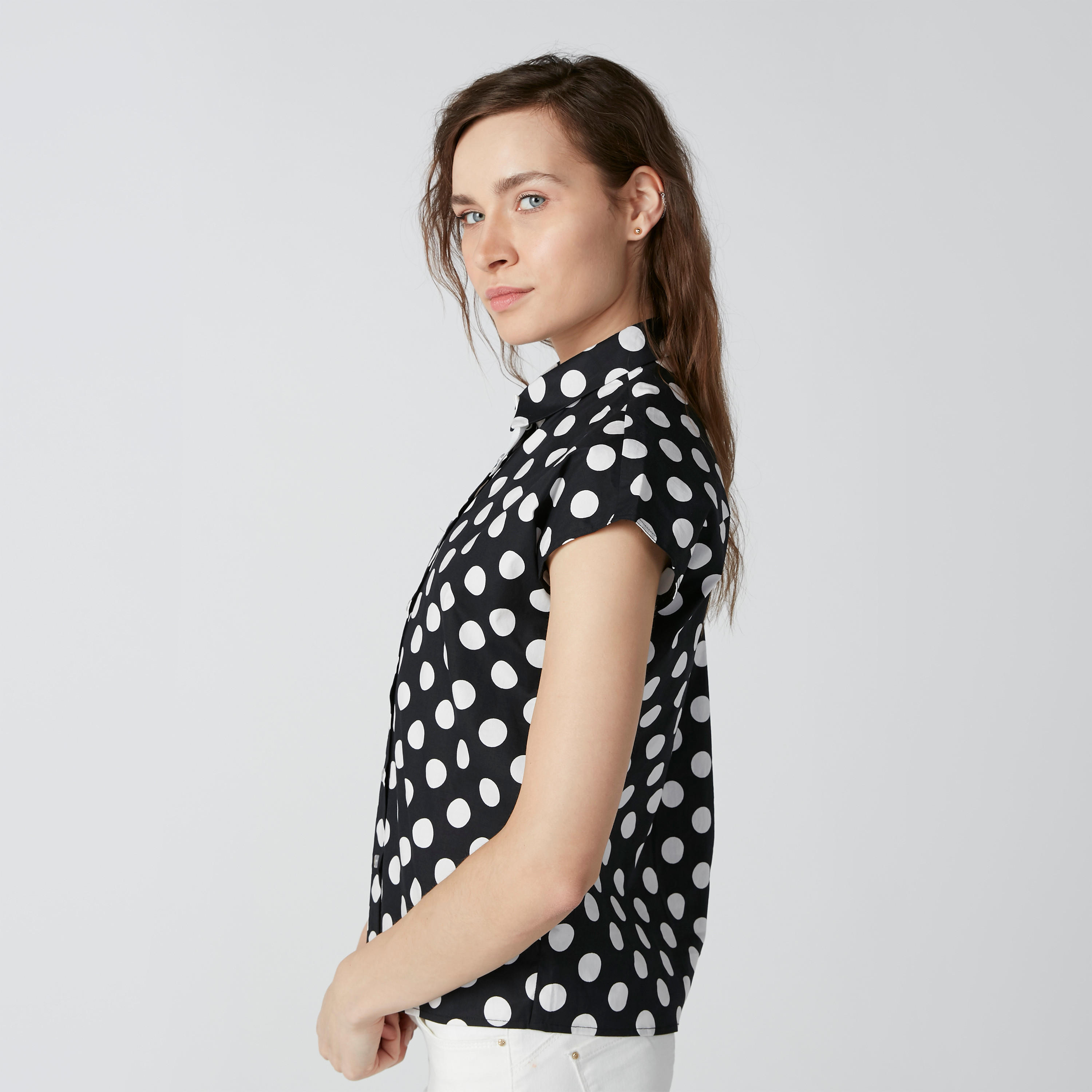 قميص سليم فيت بأكمام متصلة وطبعات منقّطة-women-clothing-shirtsandblouses-shirts-image-4