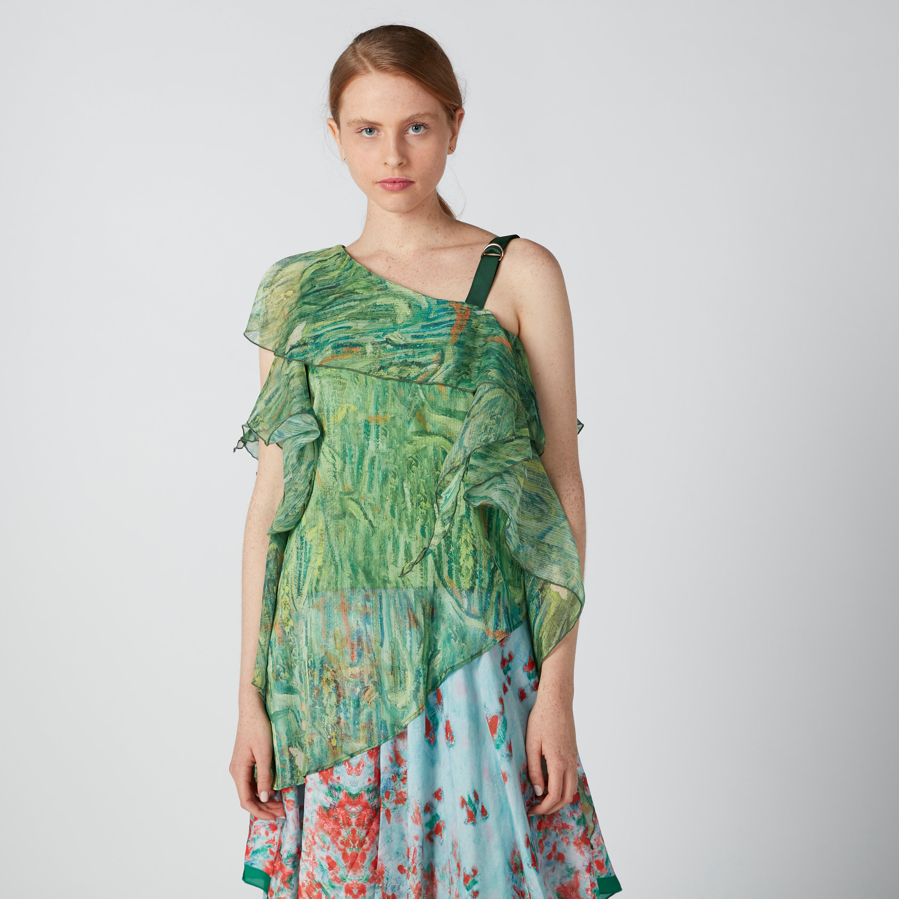 بلوزة بقصّة عادية وكتف واحد وتفاصيل كشكش وطبعات من إيل-women-clothing-shirtsandblouses-blouses-image-1