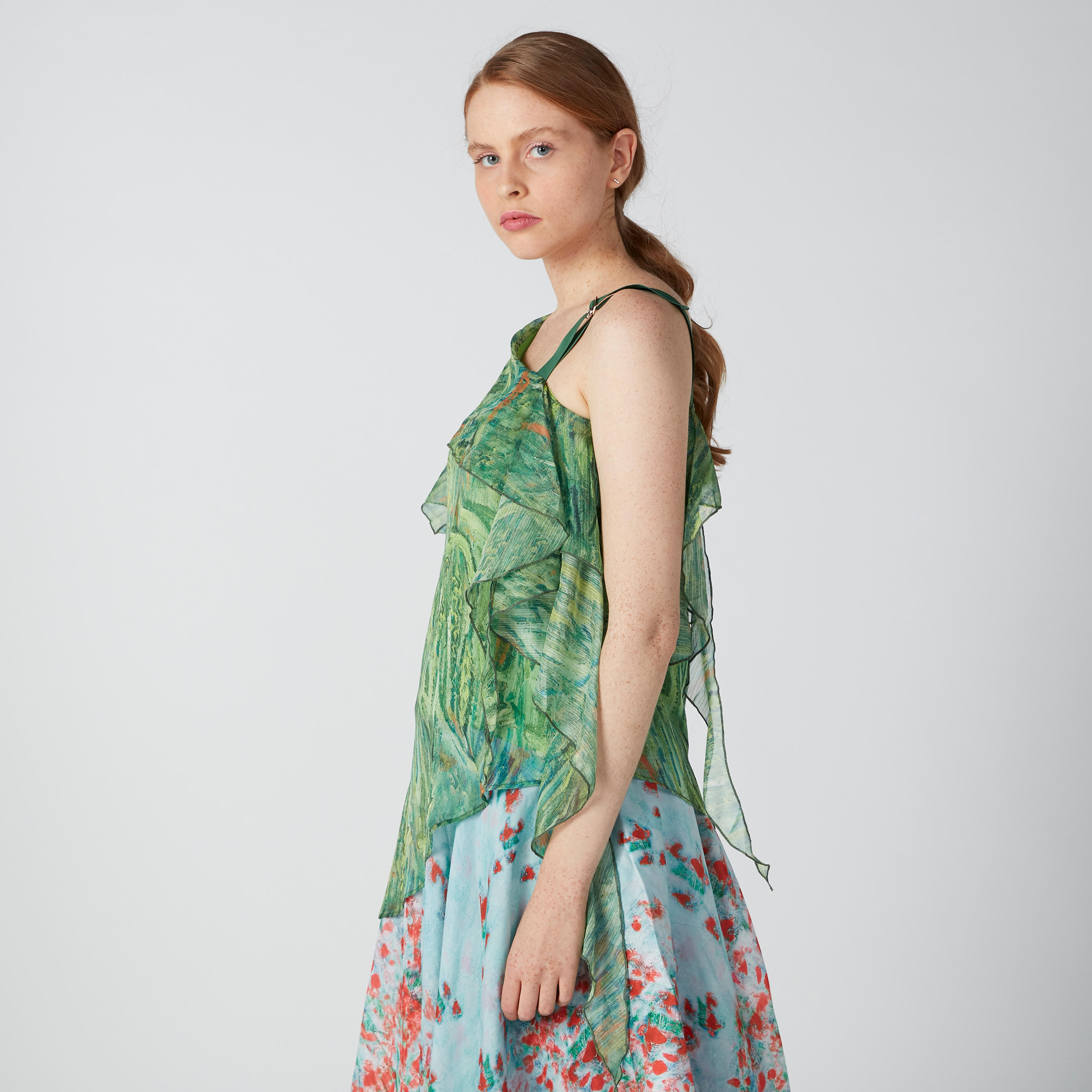 بلوزة بقصّة عادية وكتف واحد وتفاصيل كشكش وطبعات من إيل-women-clothing-shirtsandblouses-blouses-image-4