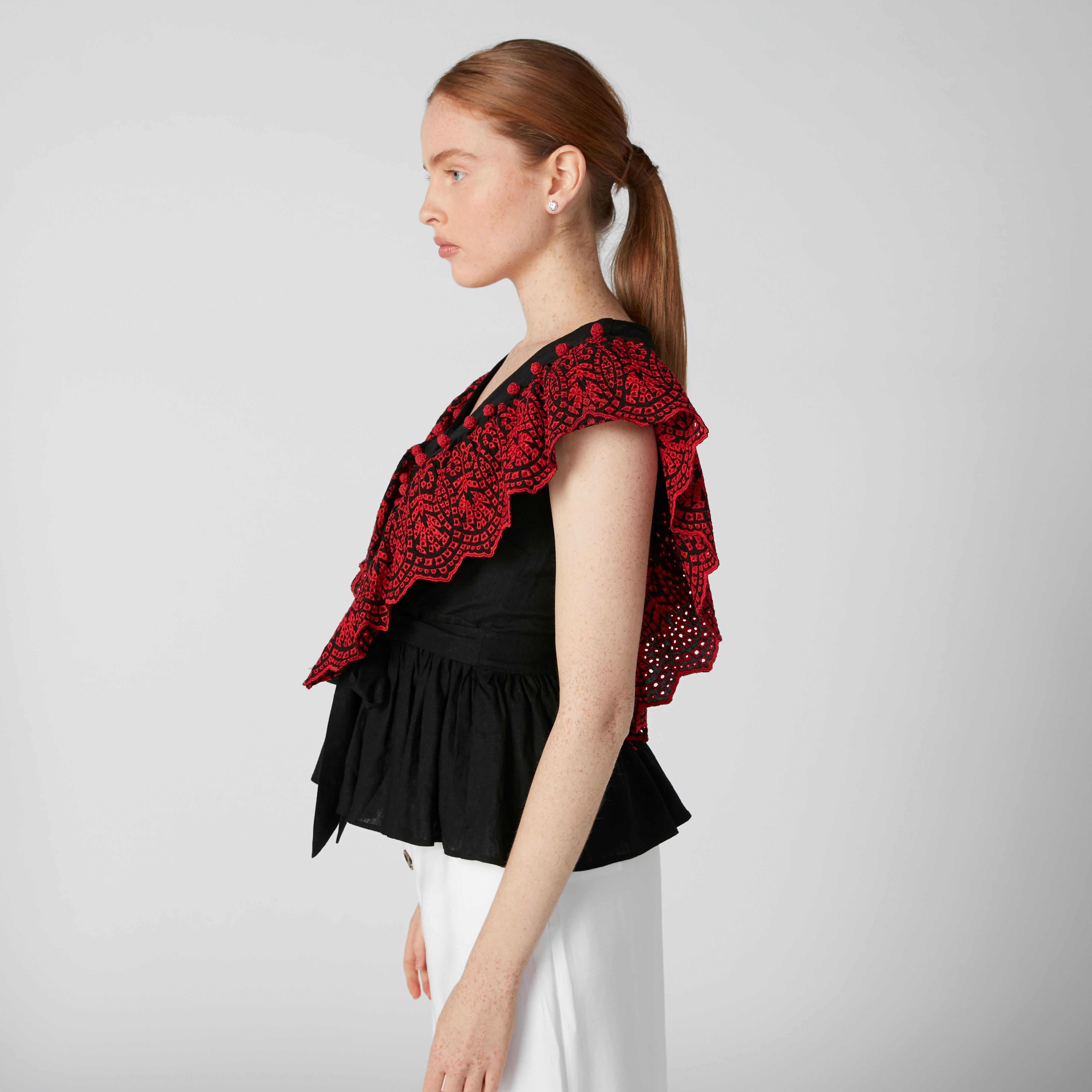 بلوزة مطرّز بكشكش على الخصر وياقة V وقصّة عادية من إيل-women-clothing-shirtsandblouses-blouses-image-4
