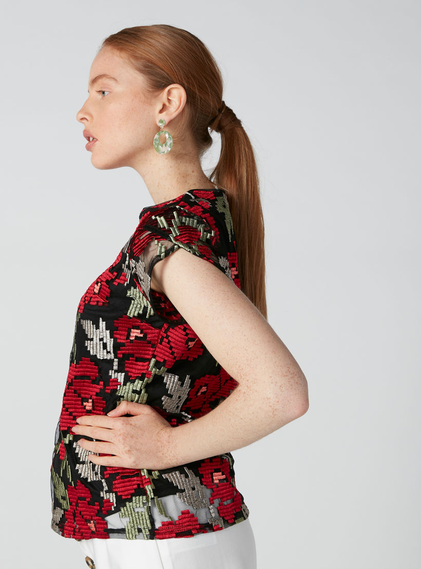 بلوزة بياقة مستديرة وأكمام كاب وتطريز زهري من إيل-women-clothing-shirtsandblouses-blouses-image-4
